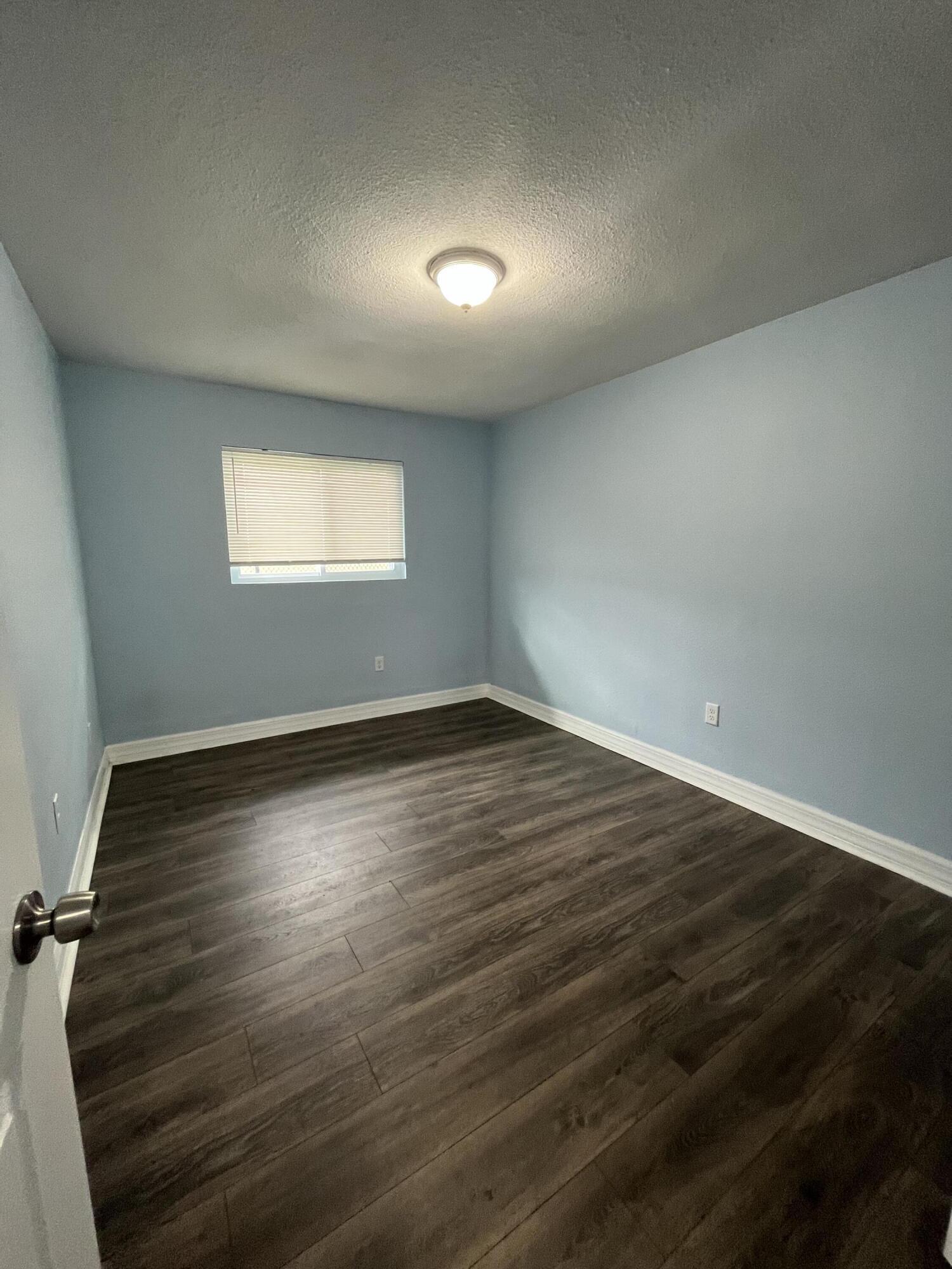 PALM TREE - Residential Lease