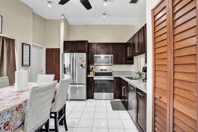 WOODS OF ROLLING HILLS - Residential
