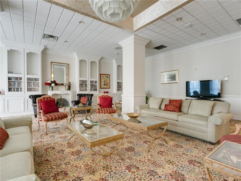Hallmark of Hollywood - Residential