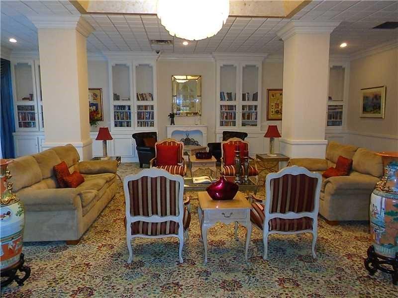 Hallmark of Hollywood - Residential