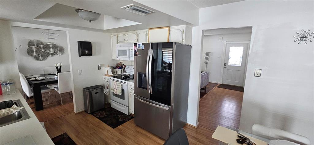 PARADISE GARDENS SEC 3 - Residential Lease