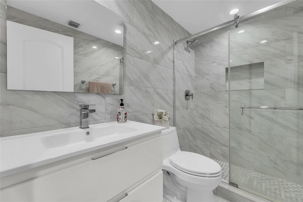 CORAL RIDGE TOWERS CO-OP - Residential