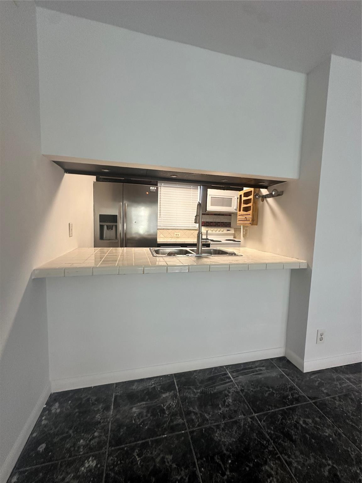 COUNTRY GARDENS CONDO - Residential Lease