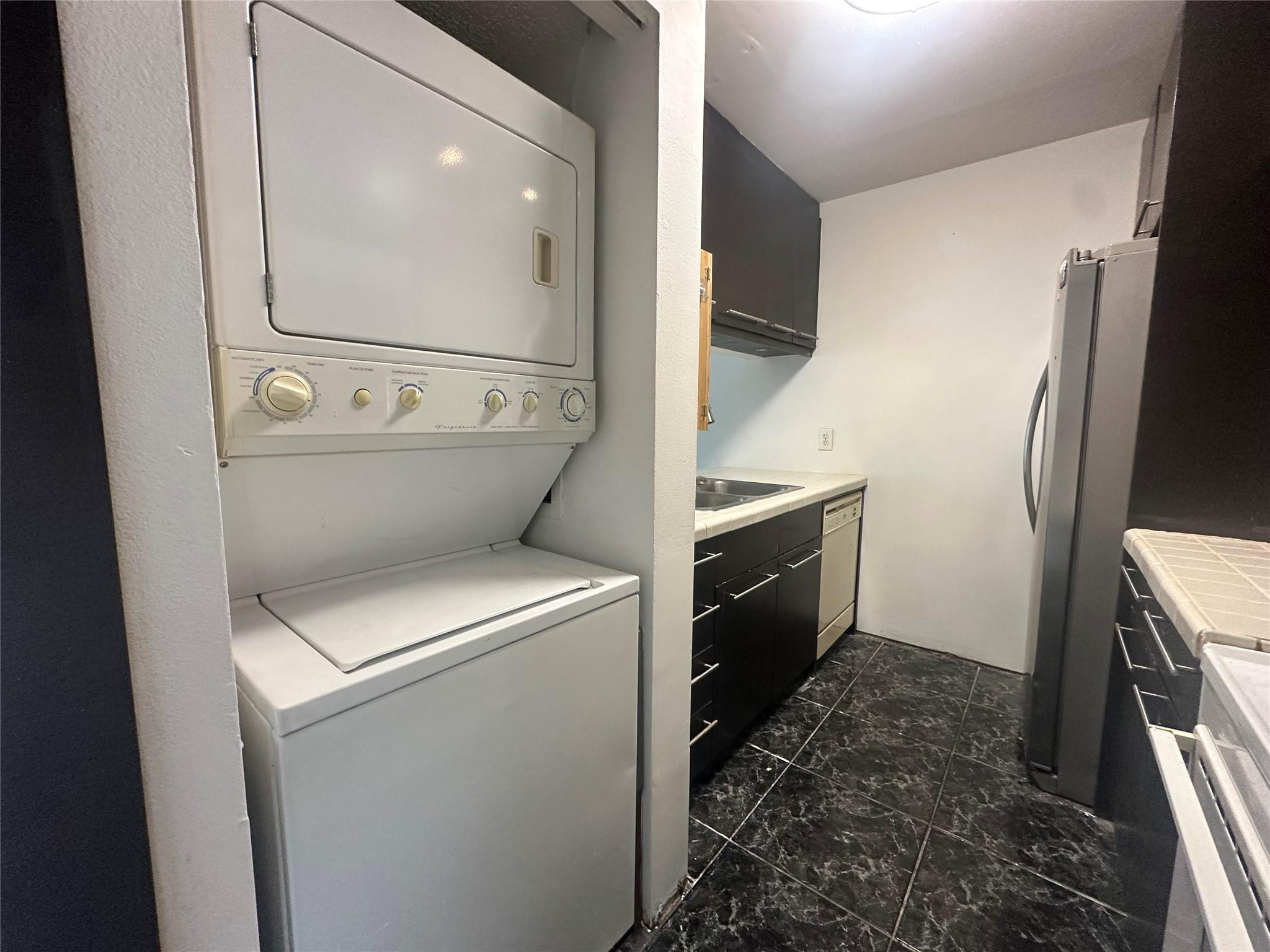 COUNTRY GARDENS CONDO - Residential Lease