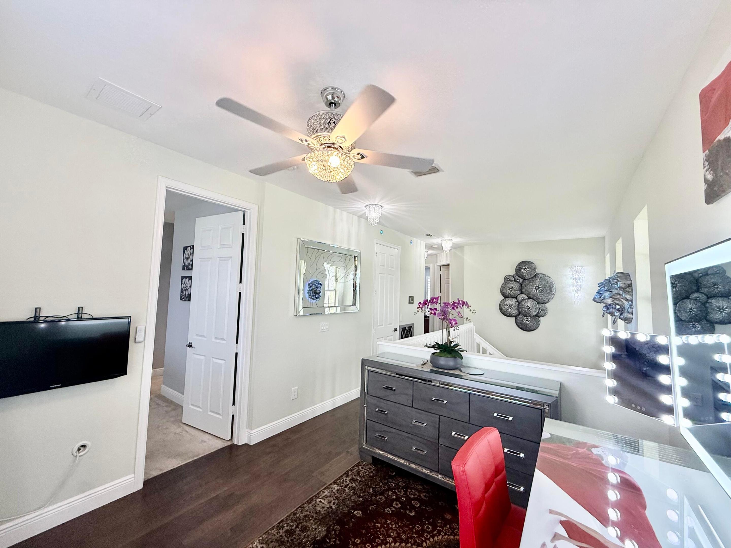 VILLAGE AT SWINTON SQUARE CONDO - Residential