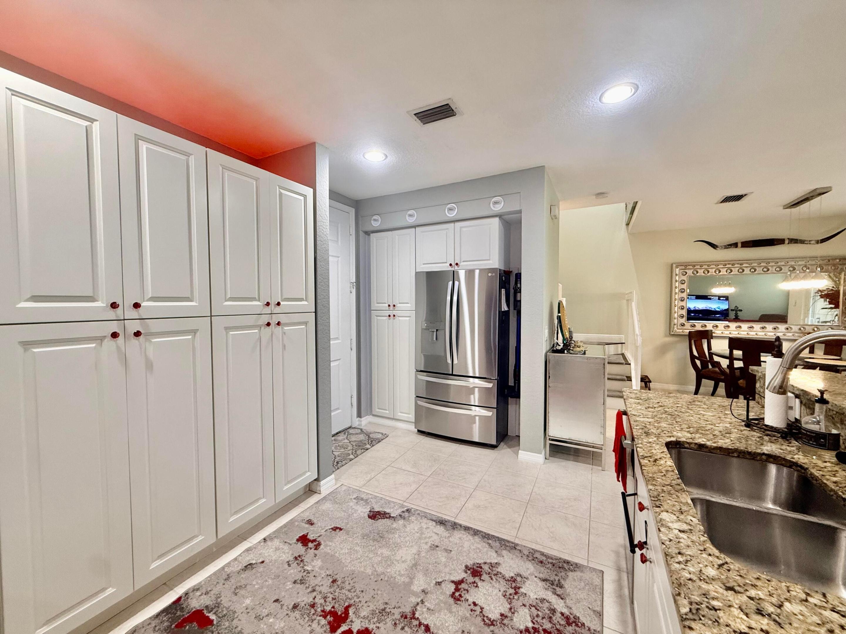 VILLAGE AT SWINTON SQUARE CONDO - Residential