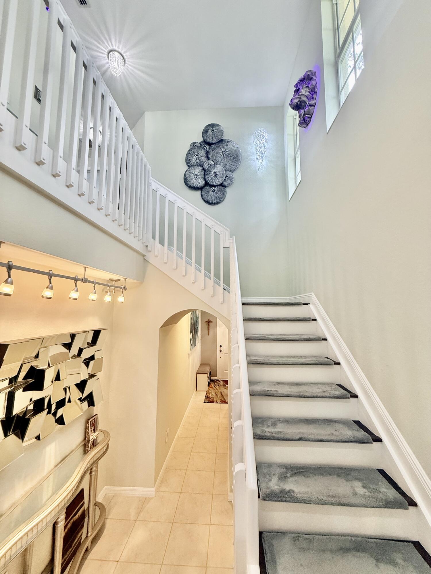 VILLAGE AT SWINTON SQUARE CONDO - Residential