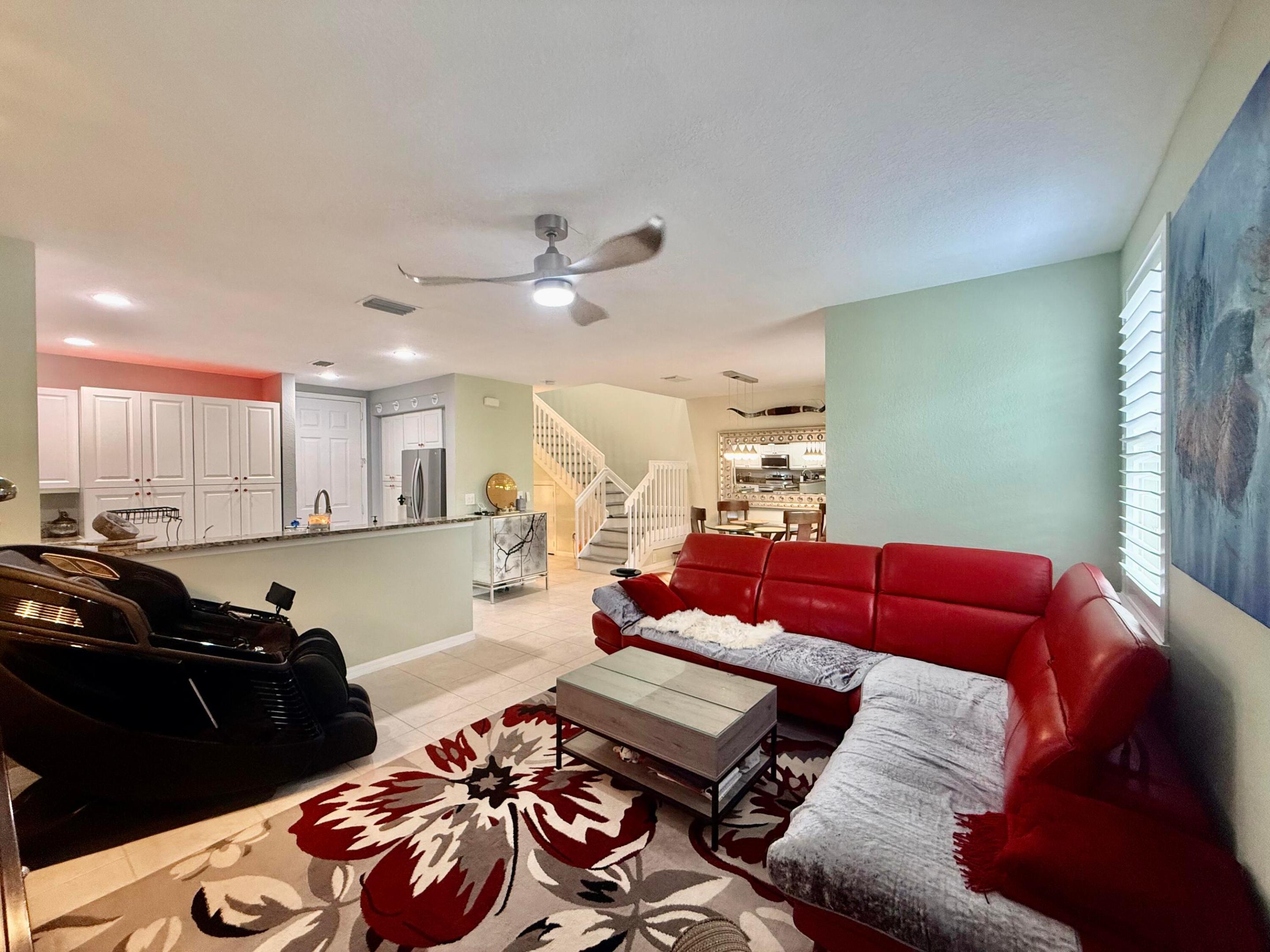 VILLAGE AT SWINTON SQUARE CONDO - Residential