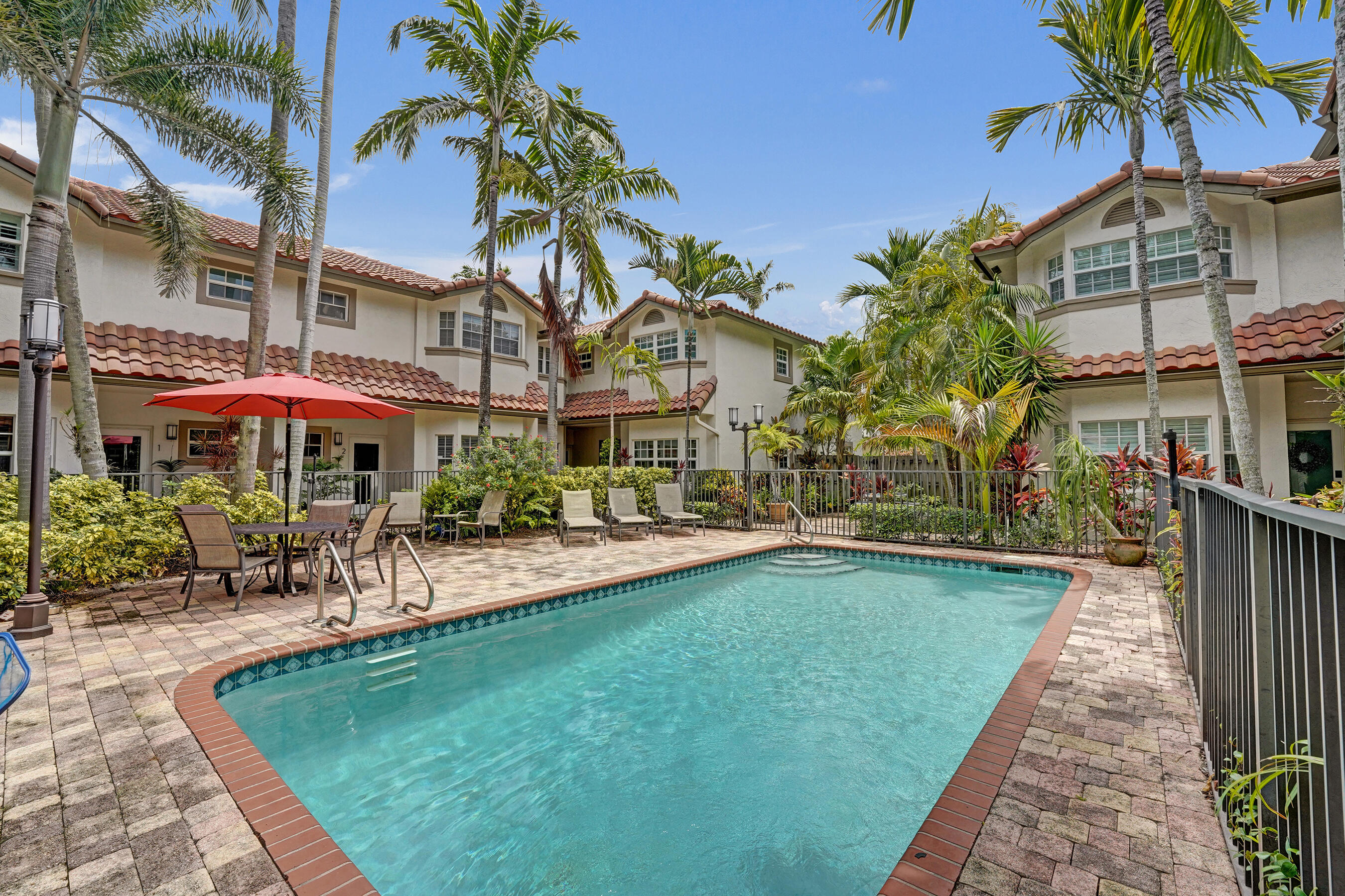 PARKSIDE VILLAS CONDO - Residential