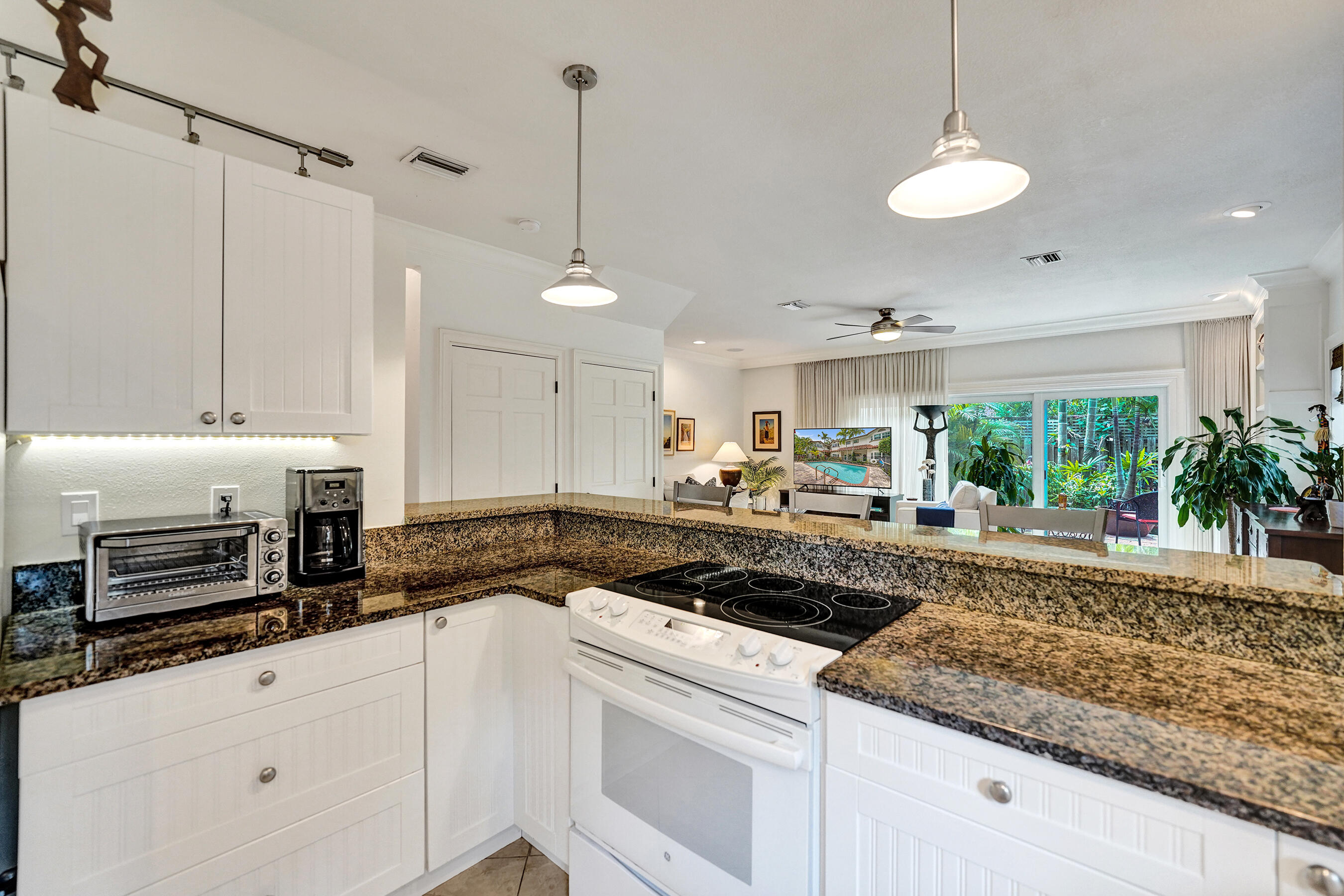 PARKSIDE VILLAS CONDO - Residential