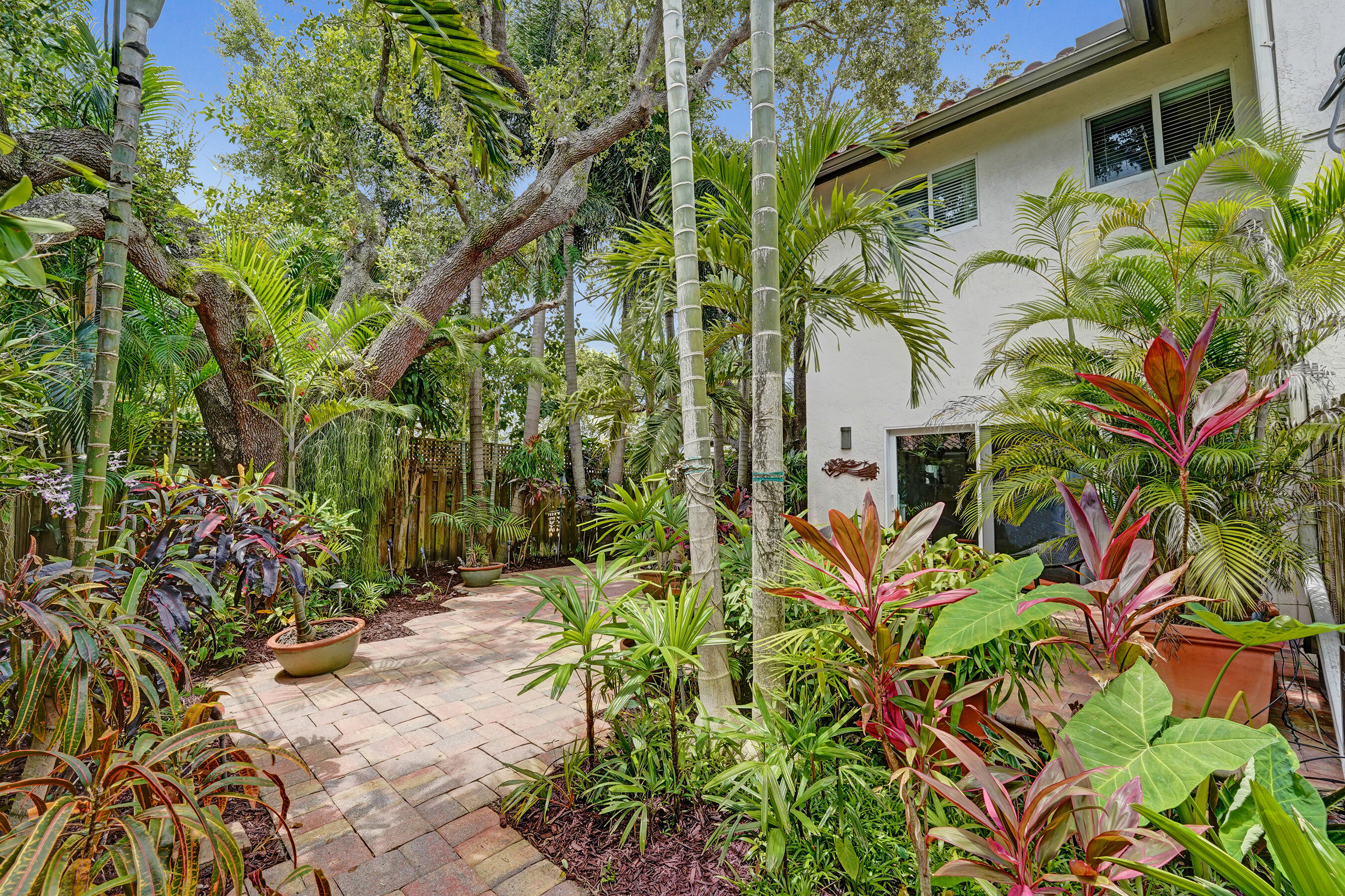 PARKSIDE VILLAS CONDO - Residential