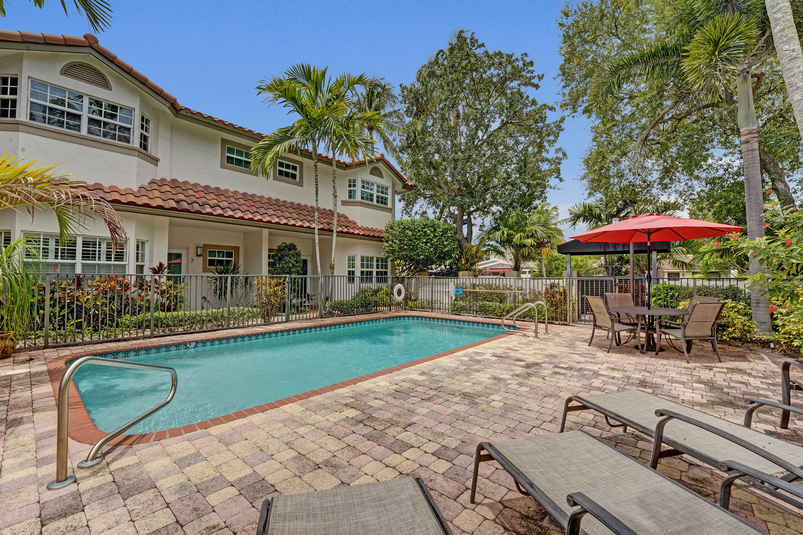PARKSIDE VILLAS CONDO - Residential