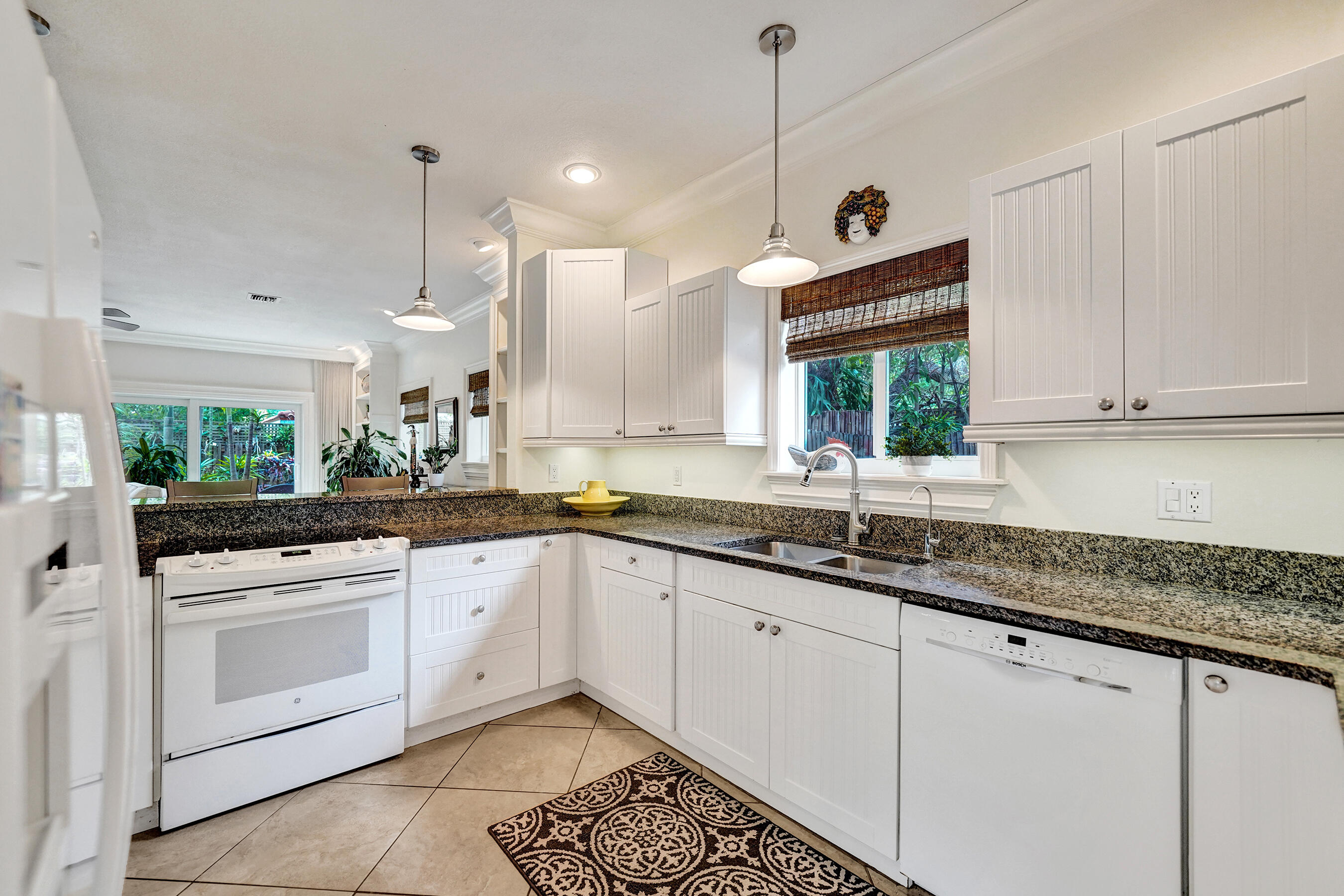 PARKSIDE VILLAS CONDO - Residential