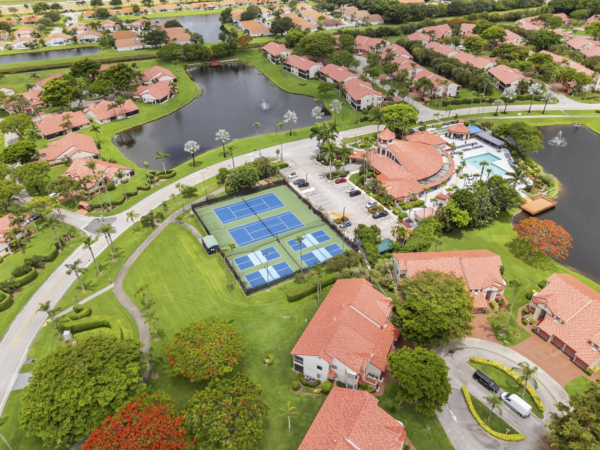 LEXINGTON CLUB - Residential