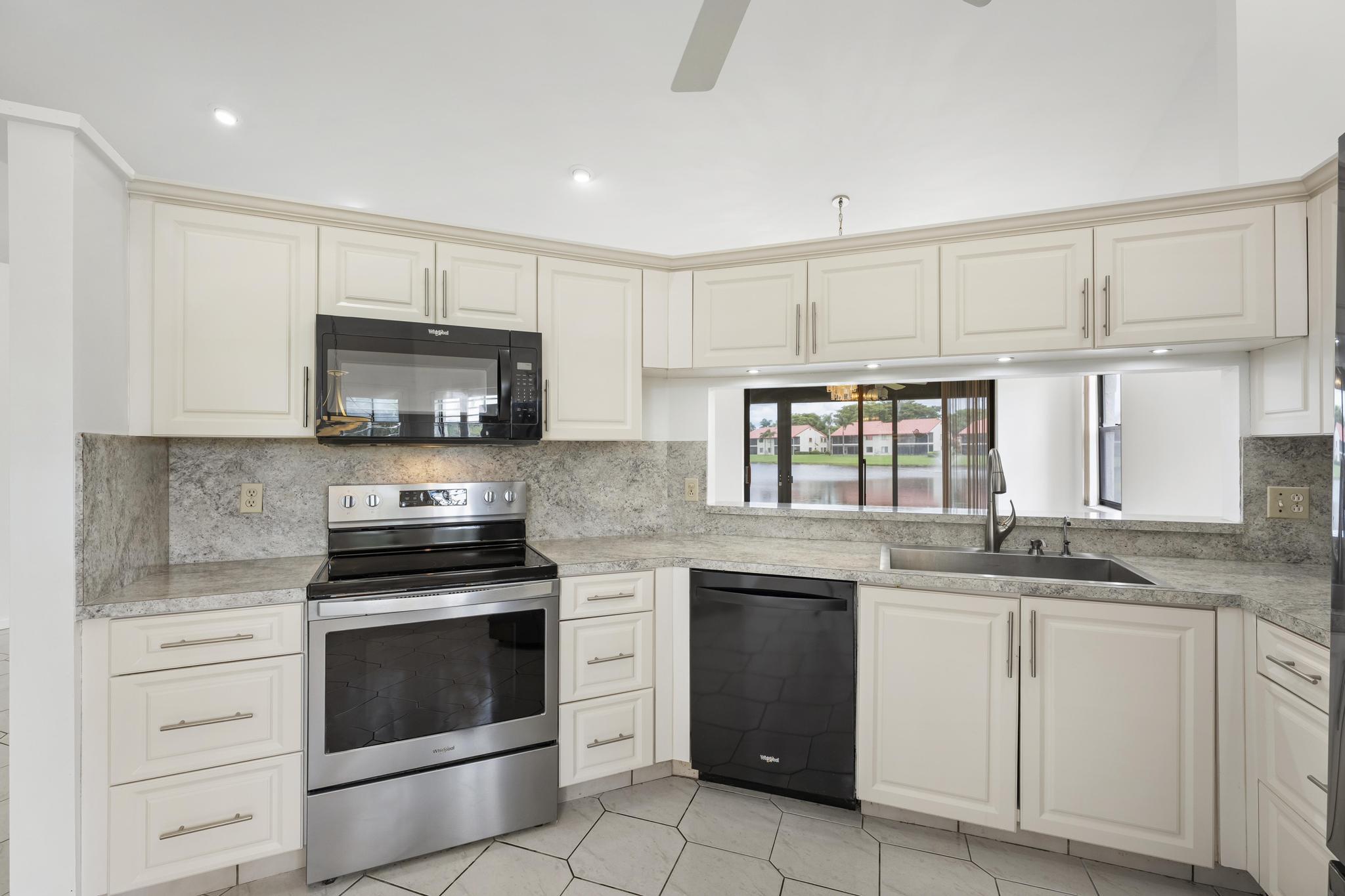 LEXINGTON CLUB - Residential