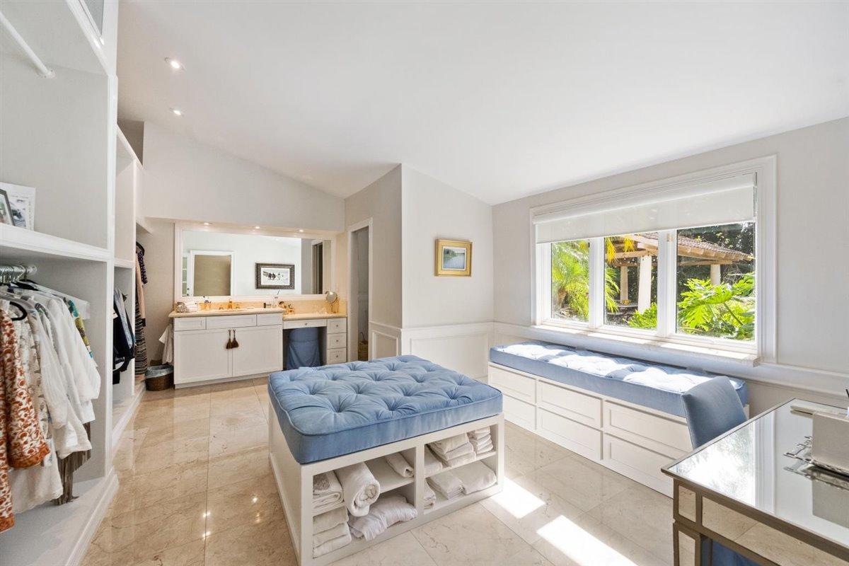 MALLET HILL OF WELLINGTON COUNTRYPLACE - Residential