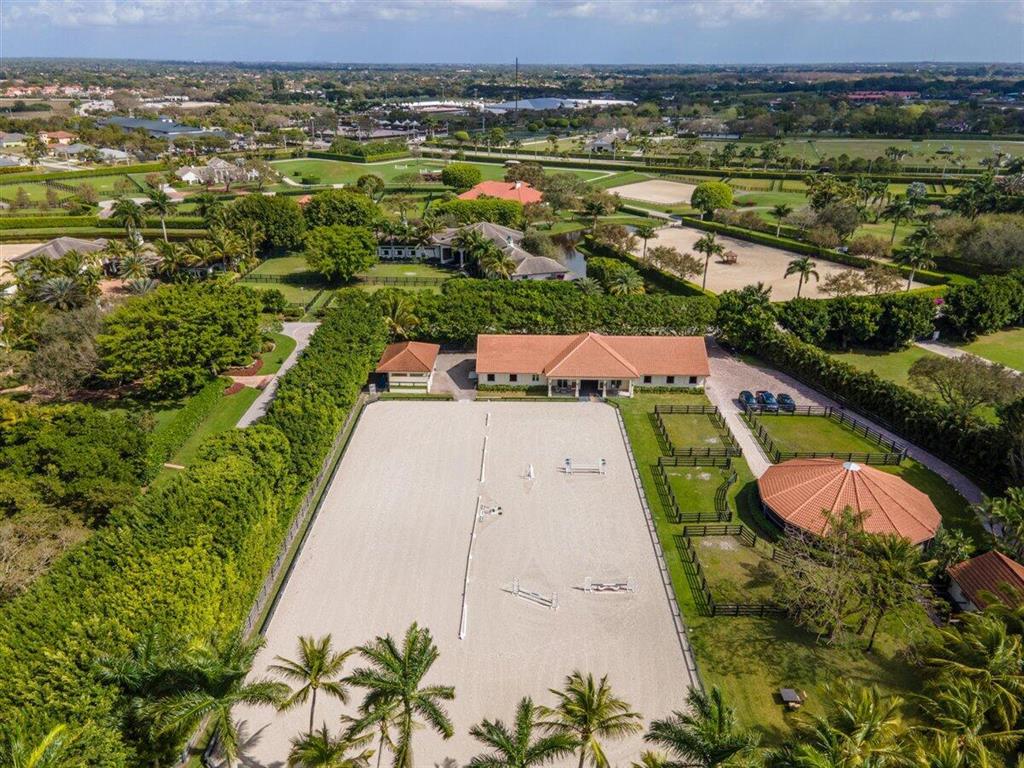 MALLET HILL OF WELLINGTON COUNTRYPLACE - Residential