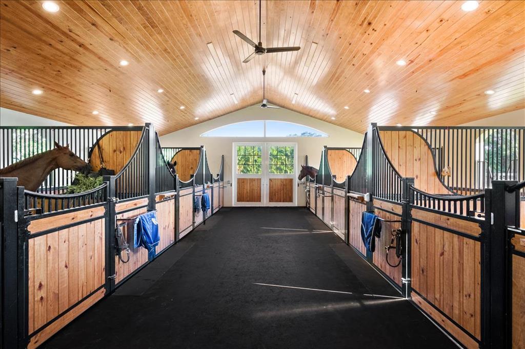 MALLET HILL OF WELLINGTON COUNTRYPLACE - Residential