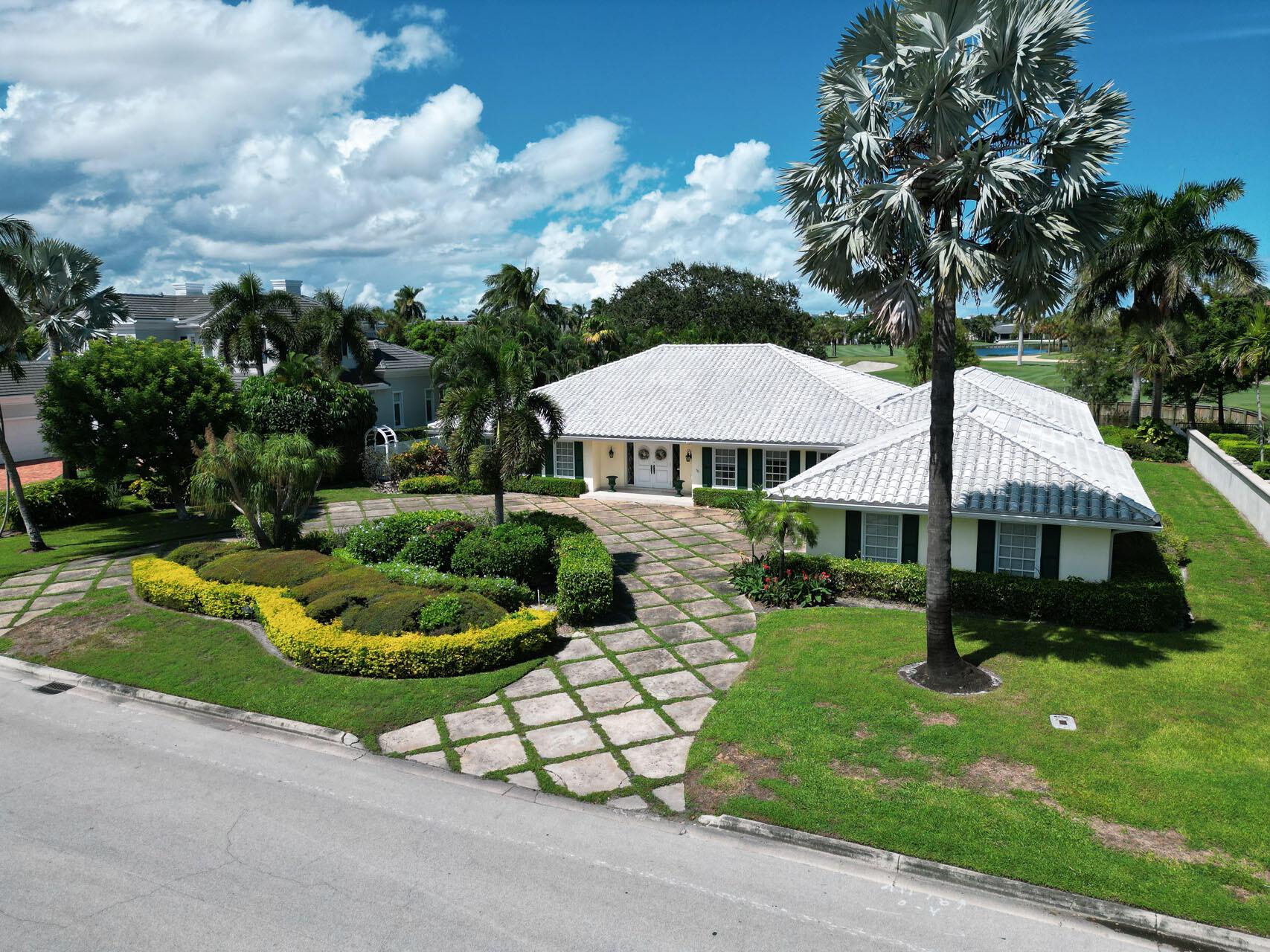 ROYAL PALM YACHT & COUNTRY CLUB - Residential