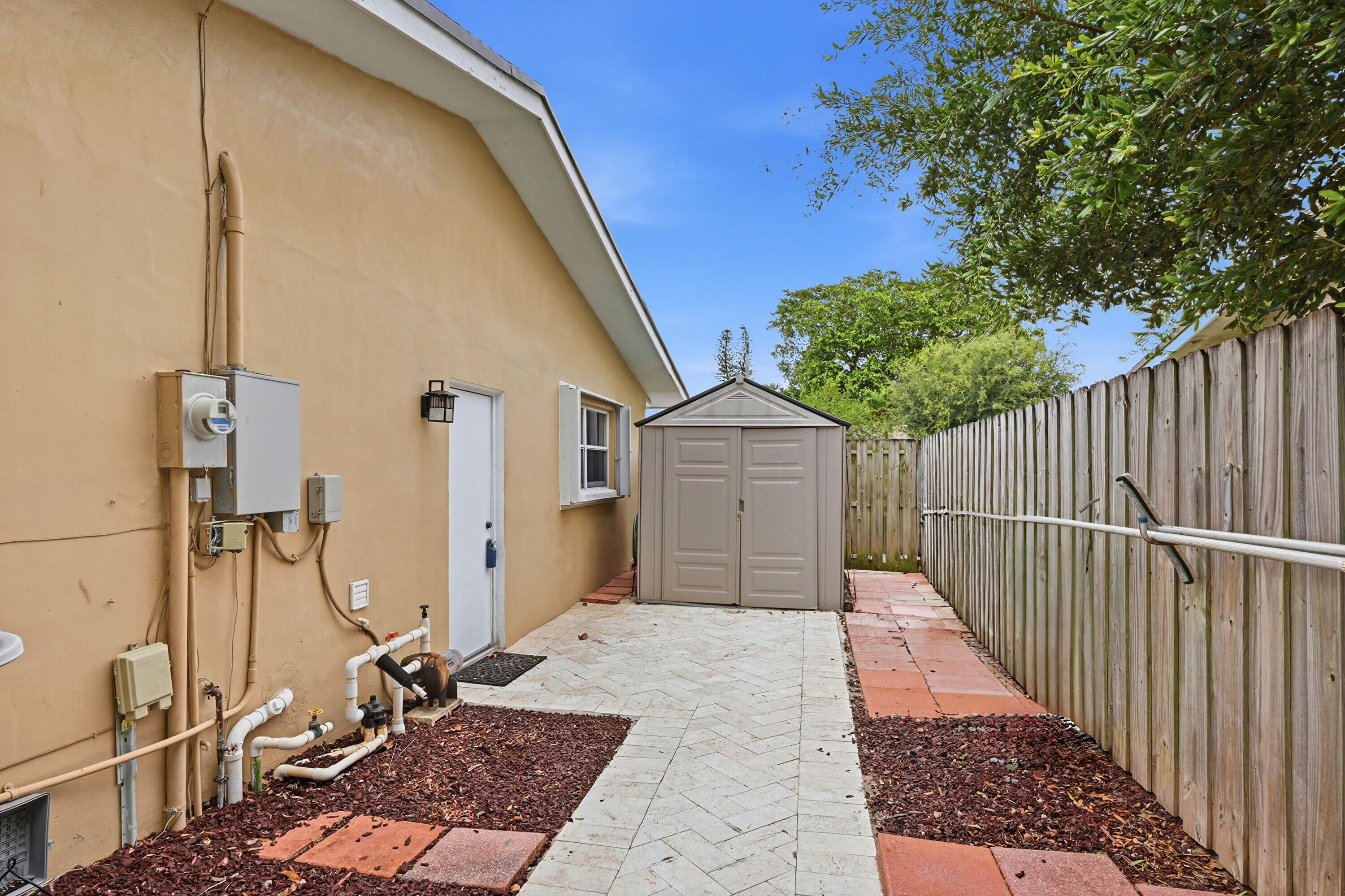 PALM-AIRE VILLAGE 2ND SEC - Residential