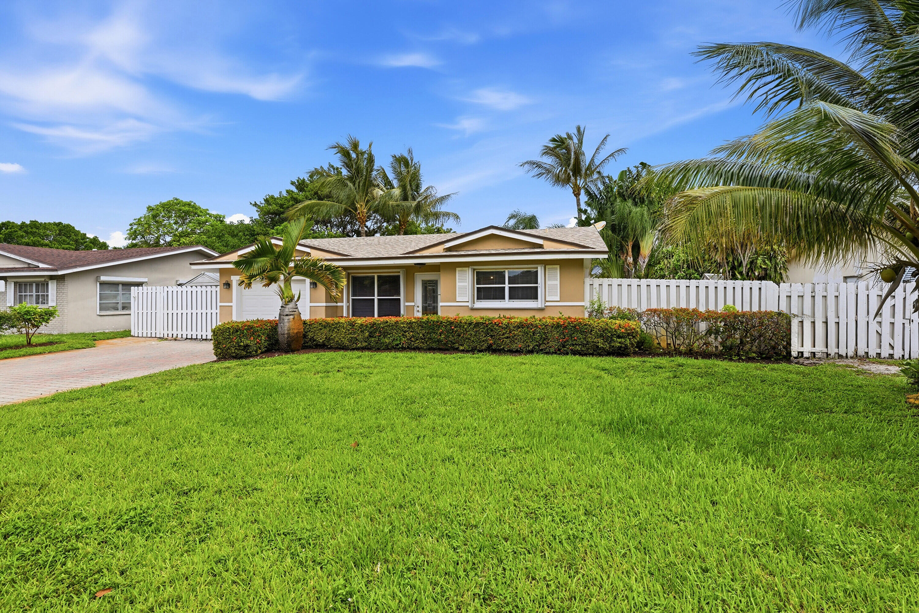PALM-AIRE VILLAGE 2ND SEC - Residential
