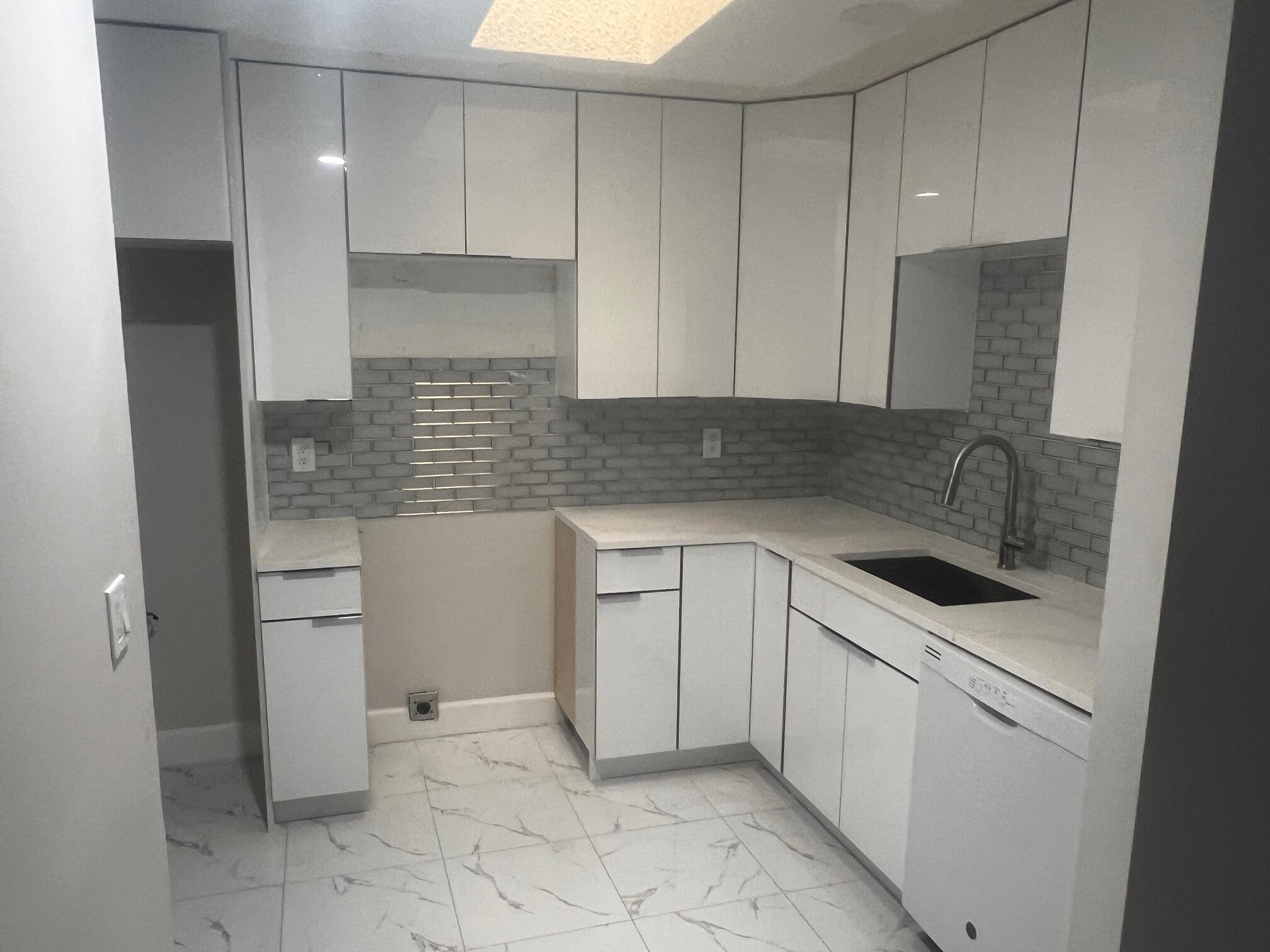 WATERVIEW ESTATES - Residential Lease