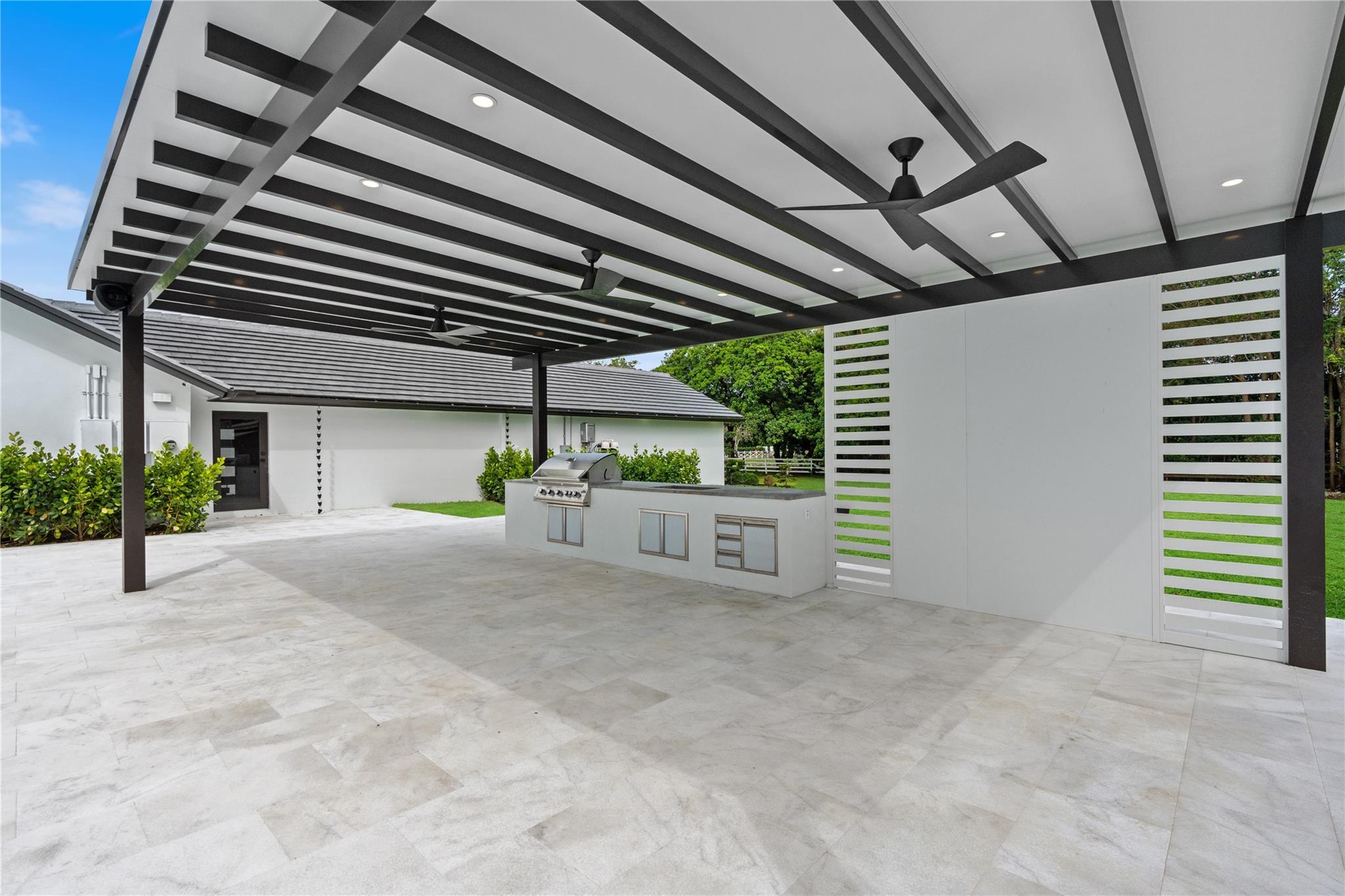 SUNSHINE RANCHES - Residential