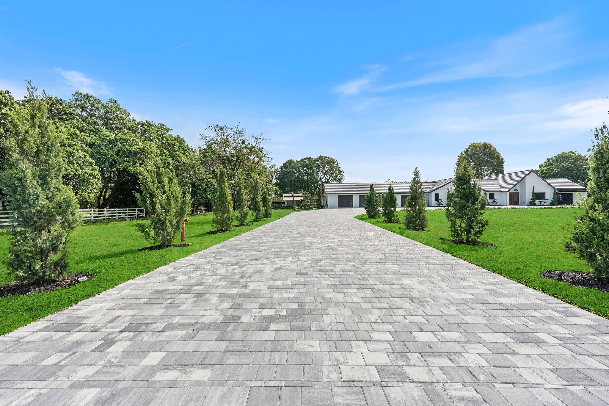 SUNSHINE RANCHES - Residential