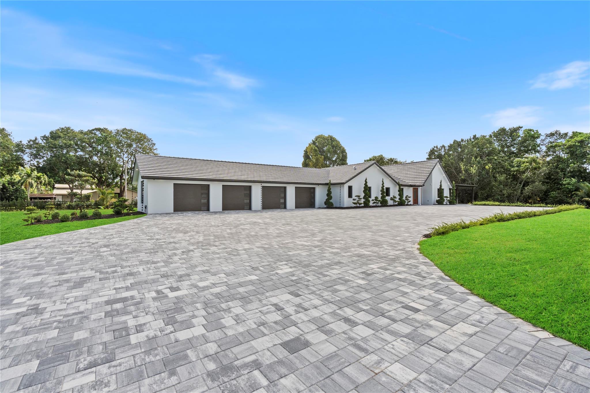 SUNSHINE RANCHES - Residential