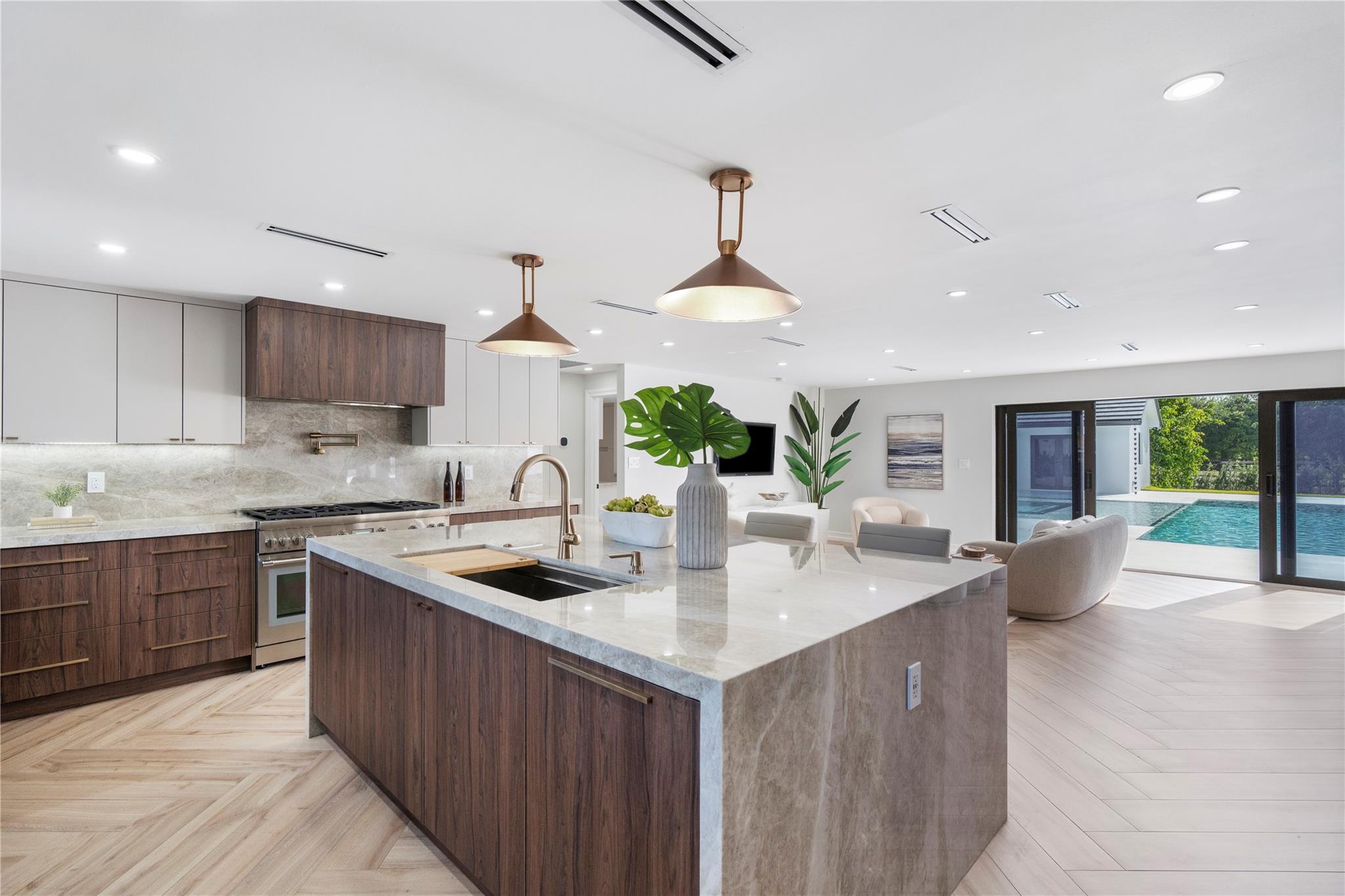 SUNSHINE RANCHES - Residential
