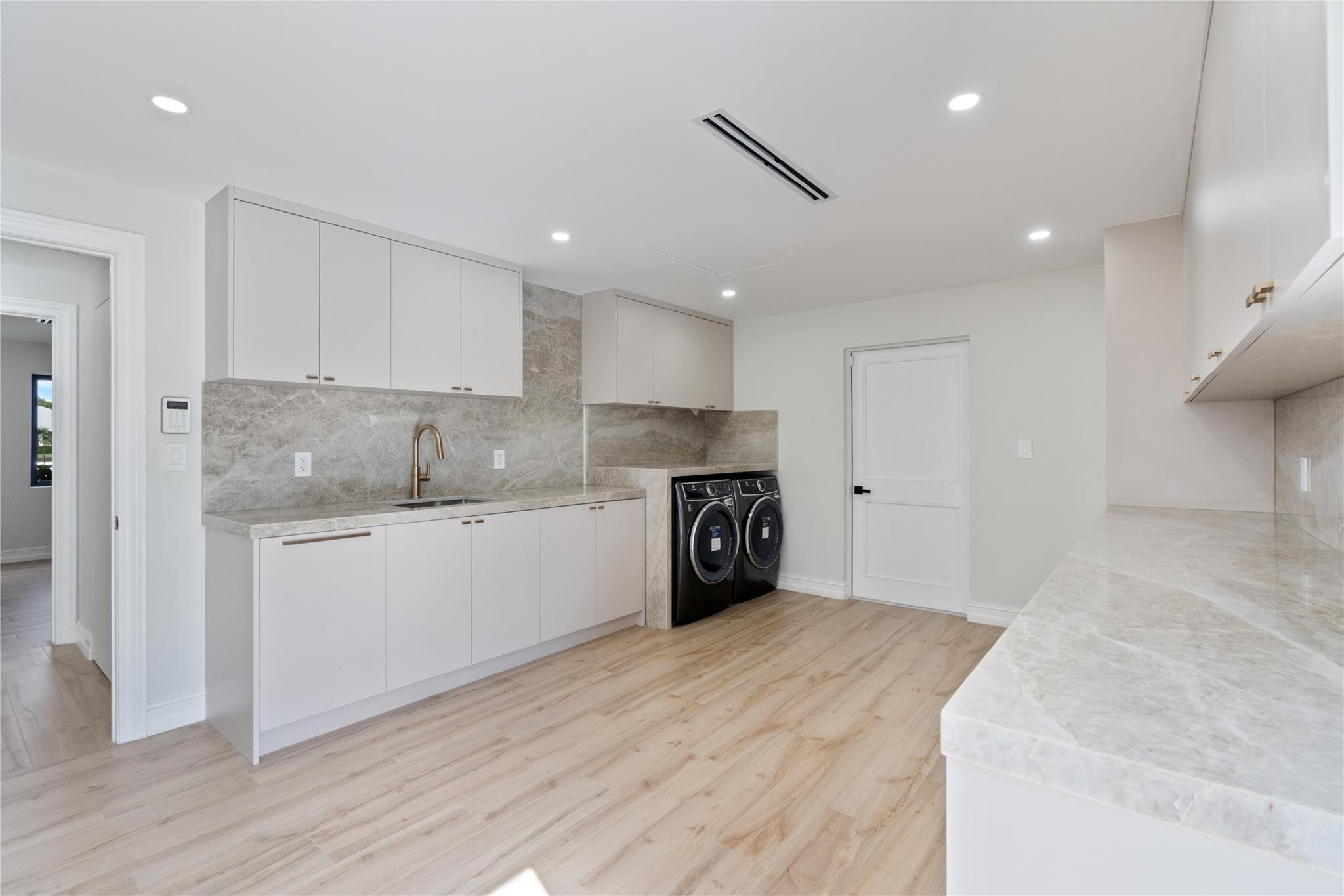 SUNSHINE RANCHES - Residential