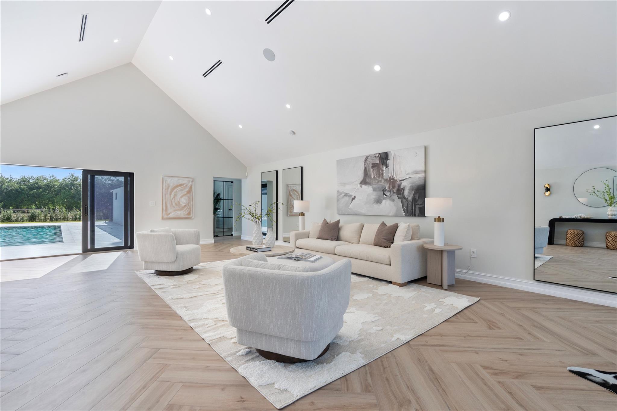 SUNSHINE RANCHES - Residential