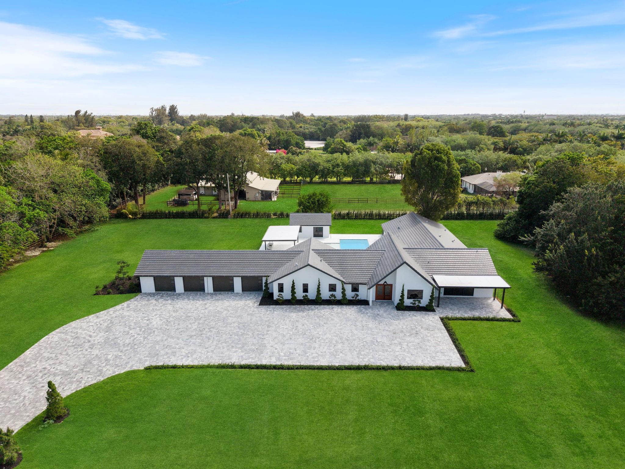 SUNSHINE RANCHES - Residential