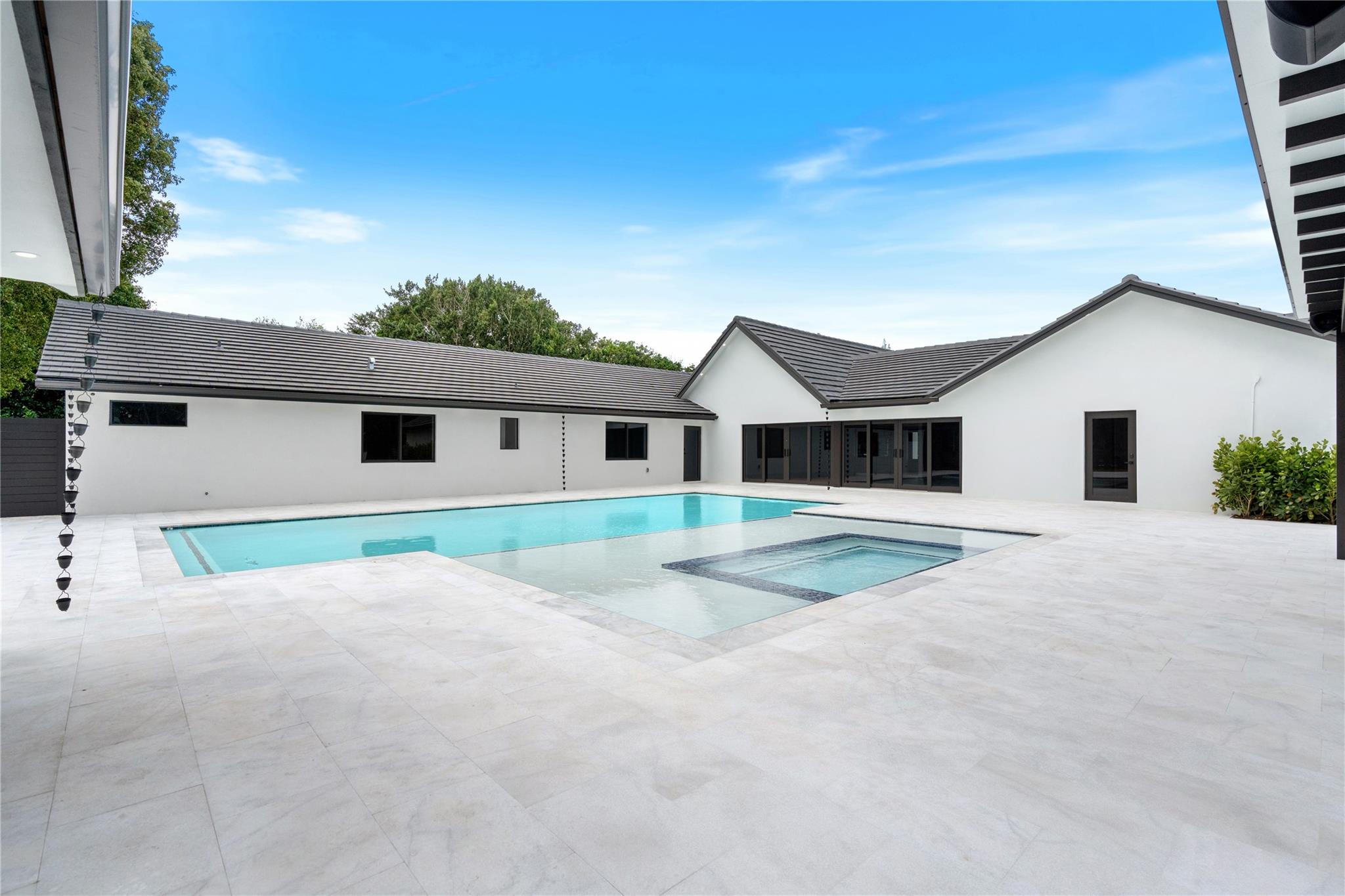 SUNSHINE RANCHES - Residential