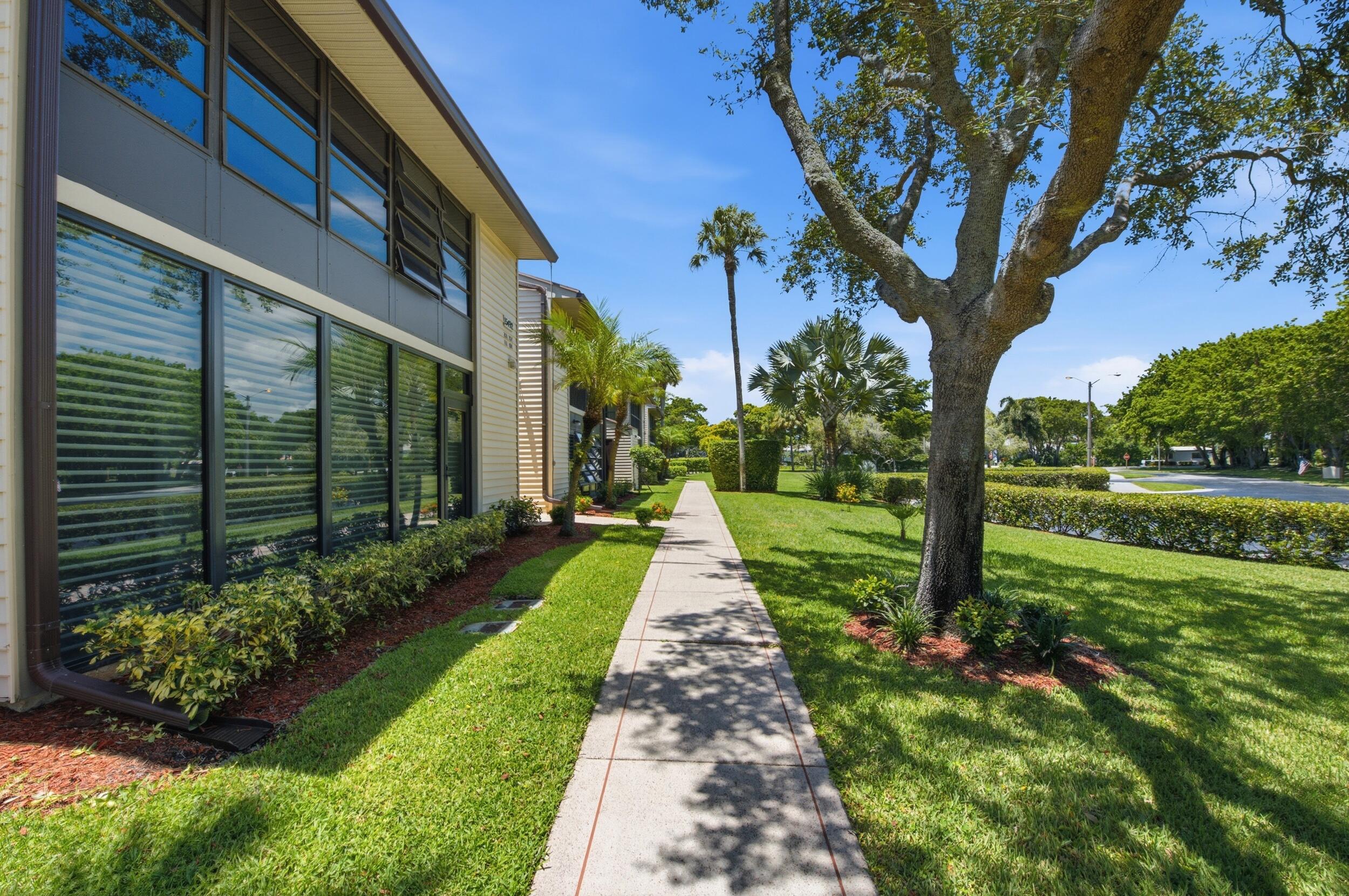 LAKES OF DELRAY - Residential