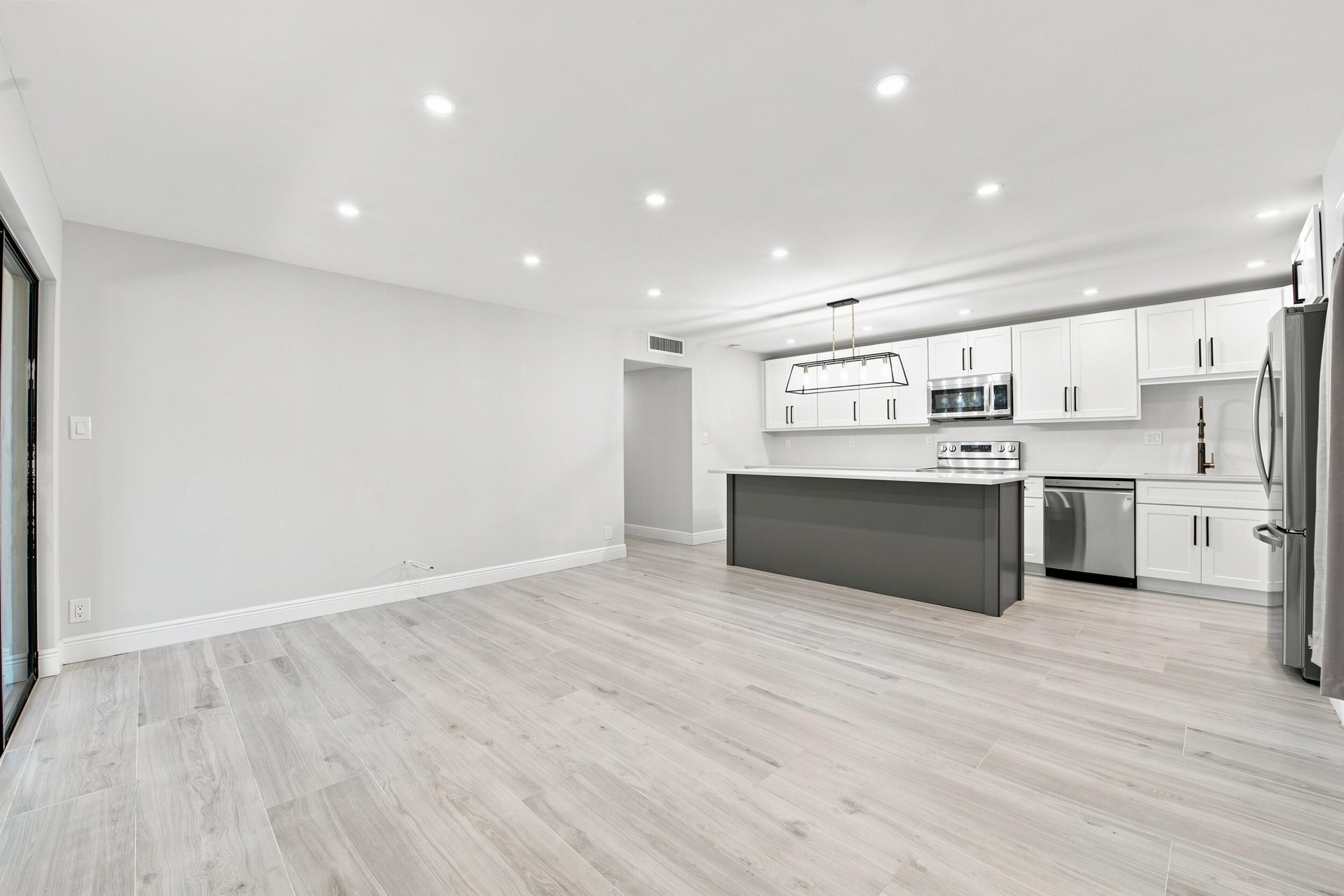 LAKES OF DELRAY - Residential