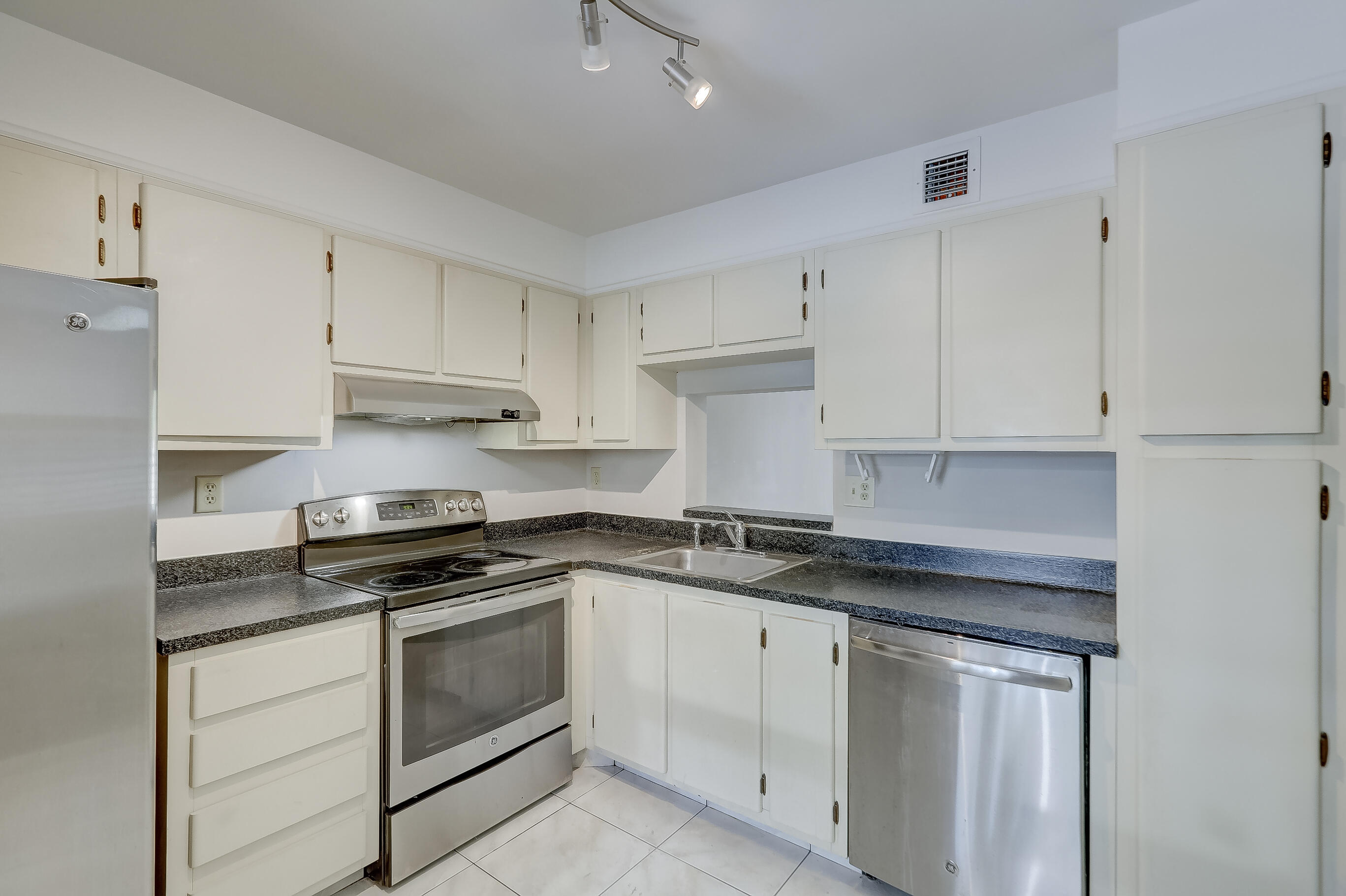 CONCORD VILLAGE CONDOMINIUM XI - Residential