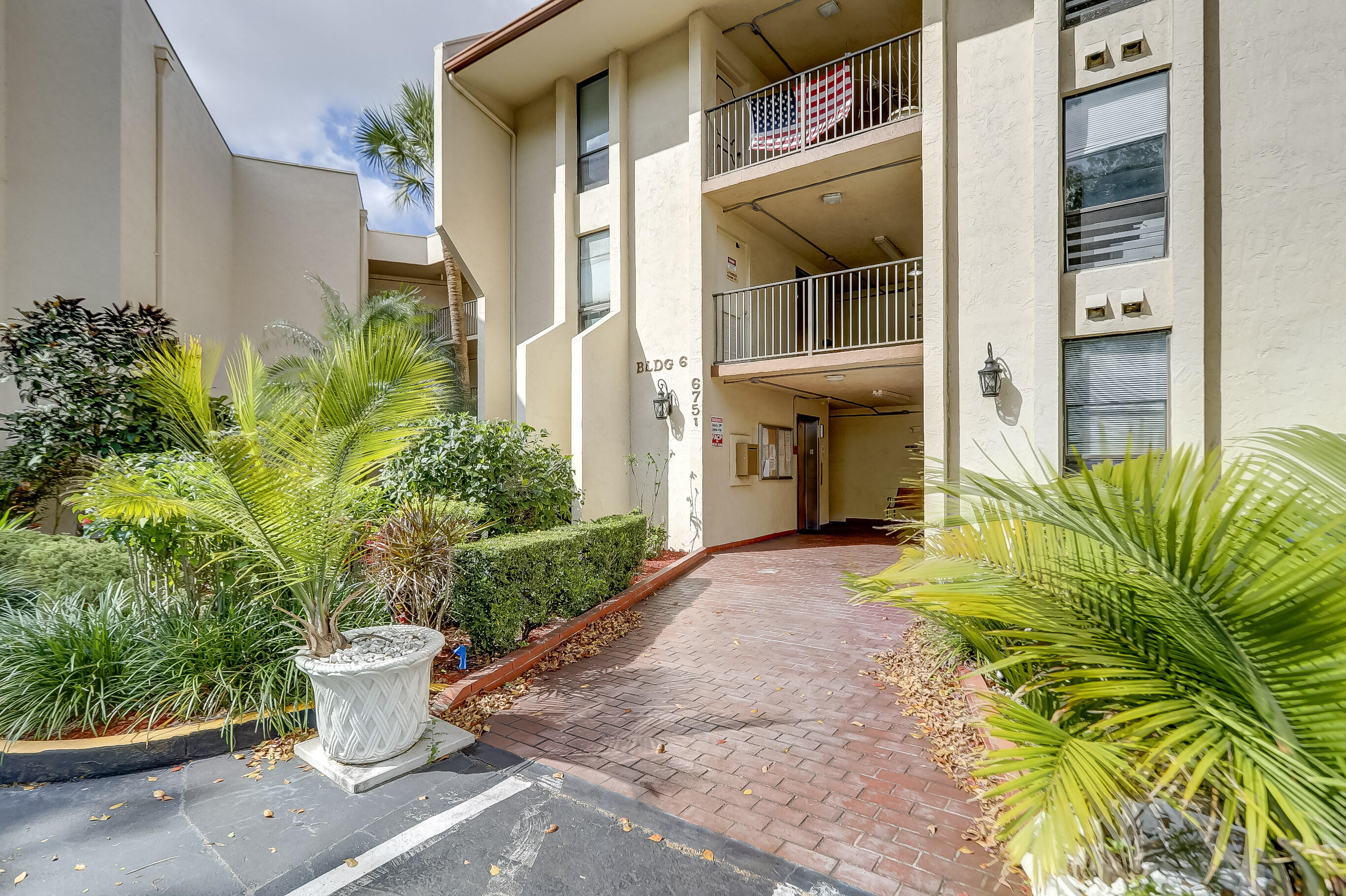 CONCORD VILLAGE CONDOMINIUM XI - Residential