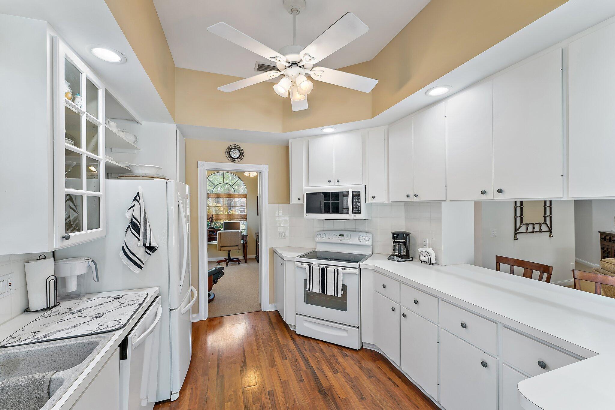 DOUBLE TREE - Residential Lease