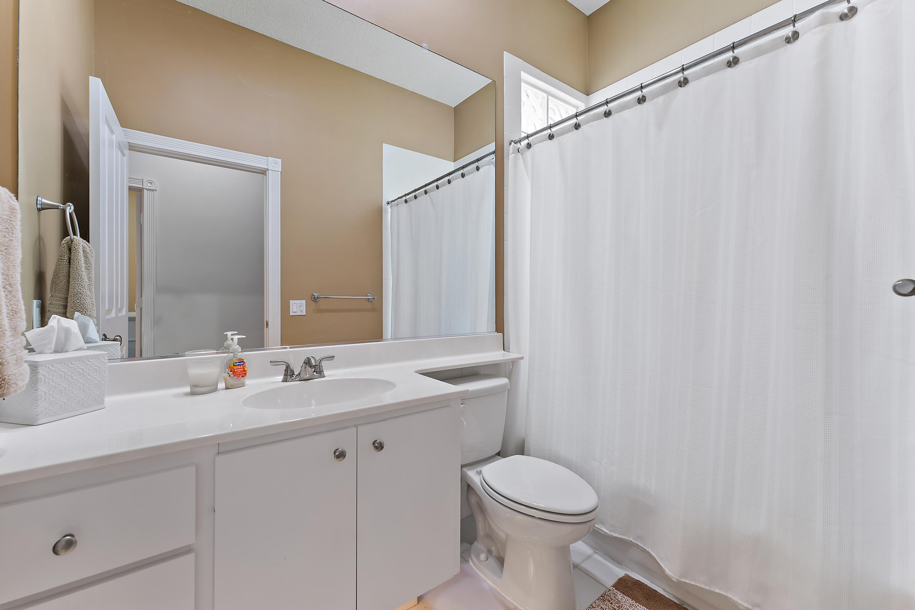 DOUBLE TREE - Residential Lease