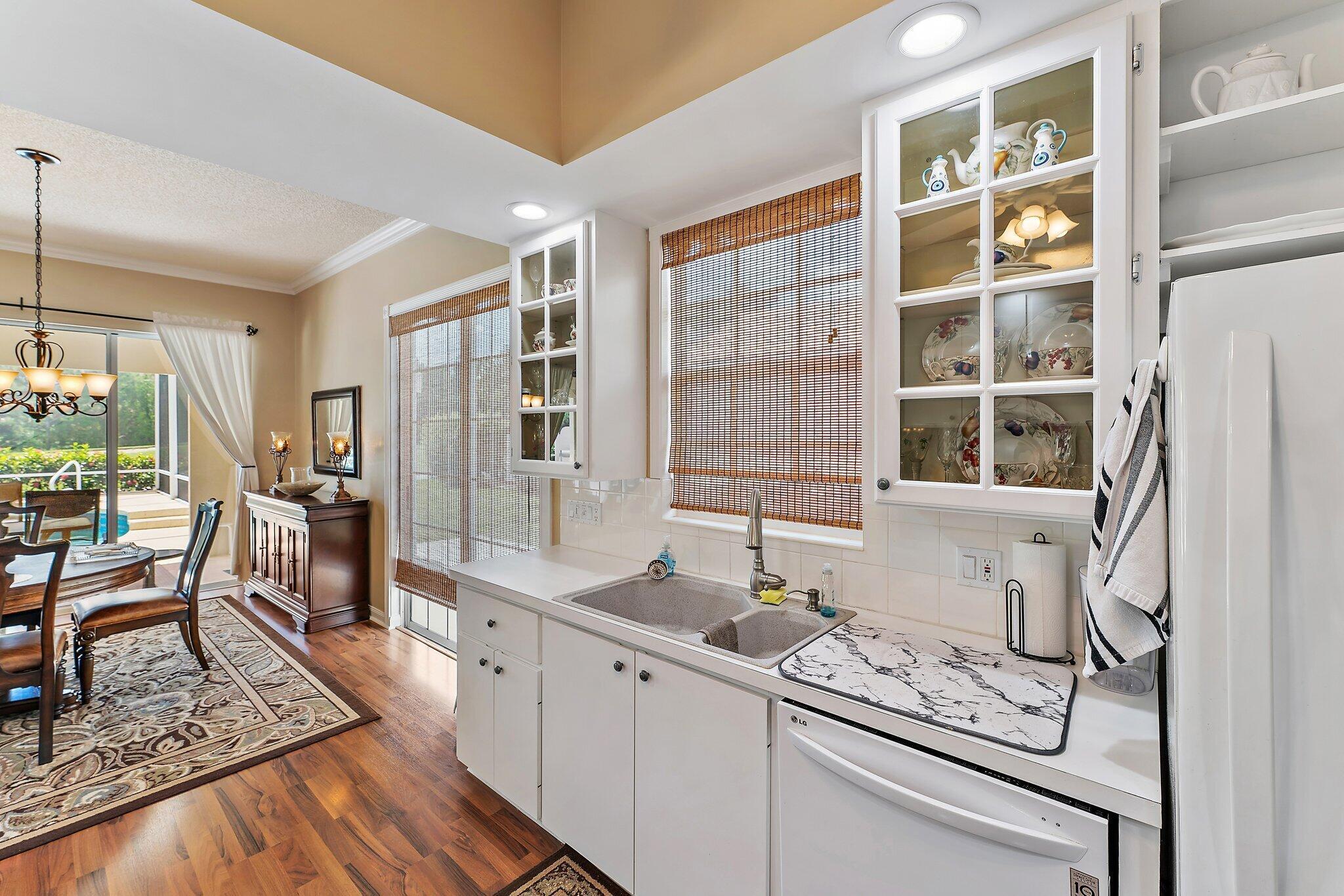 DOUBLE TREE - Residential Lease