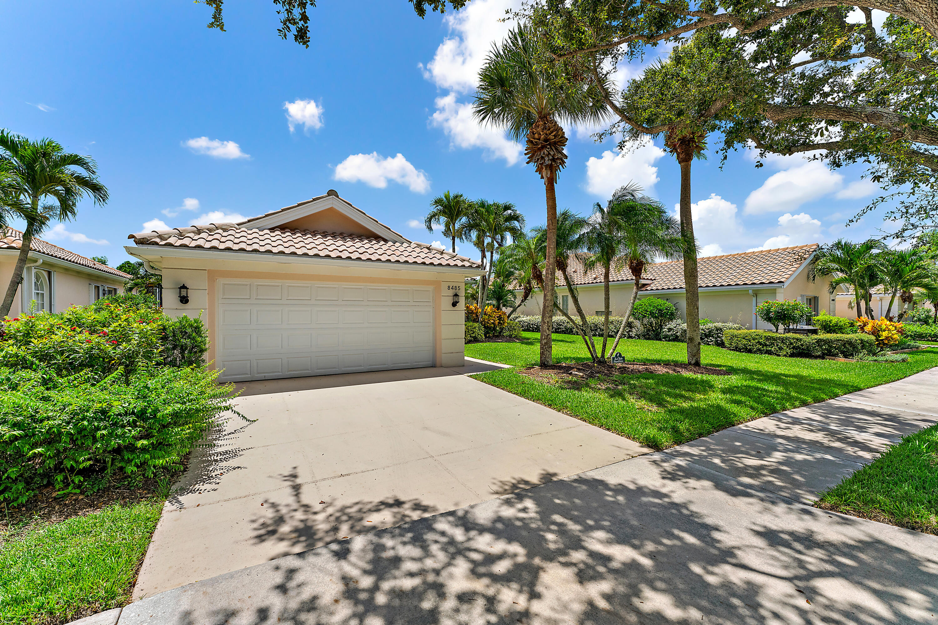 DOUBLE TREE - Residential Lease