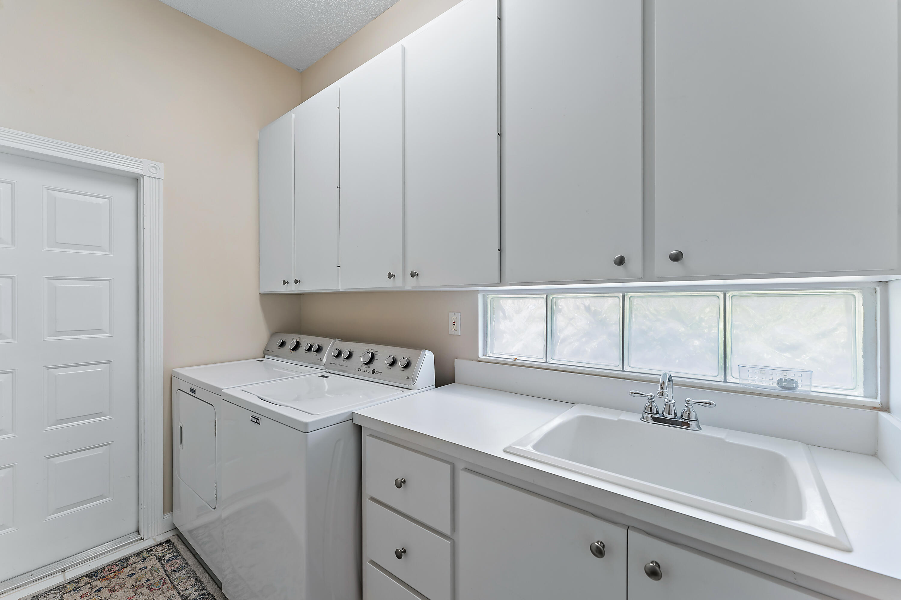 DOUBLE TREE - Residential Lease