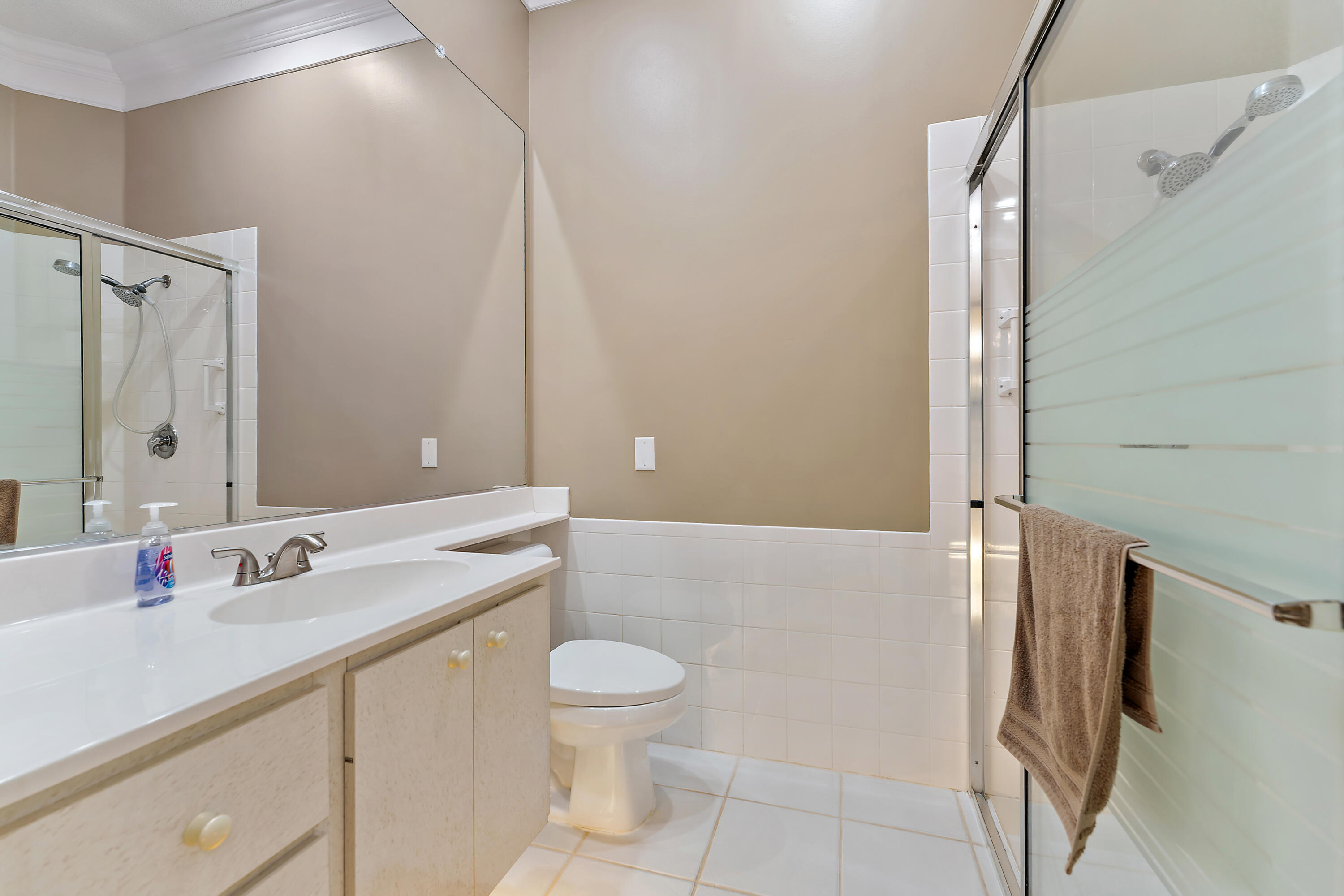 DOUBLE TREE - Residential Lease