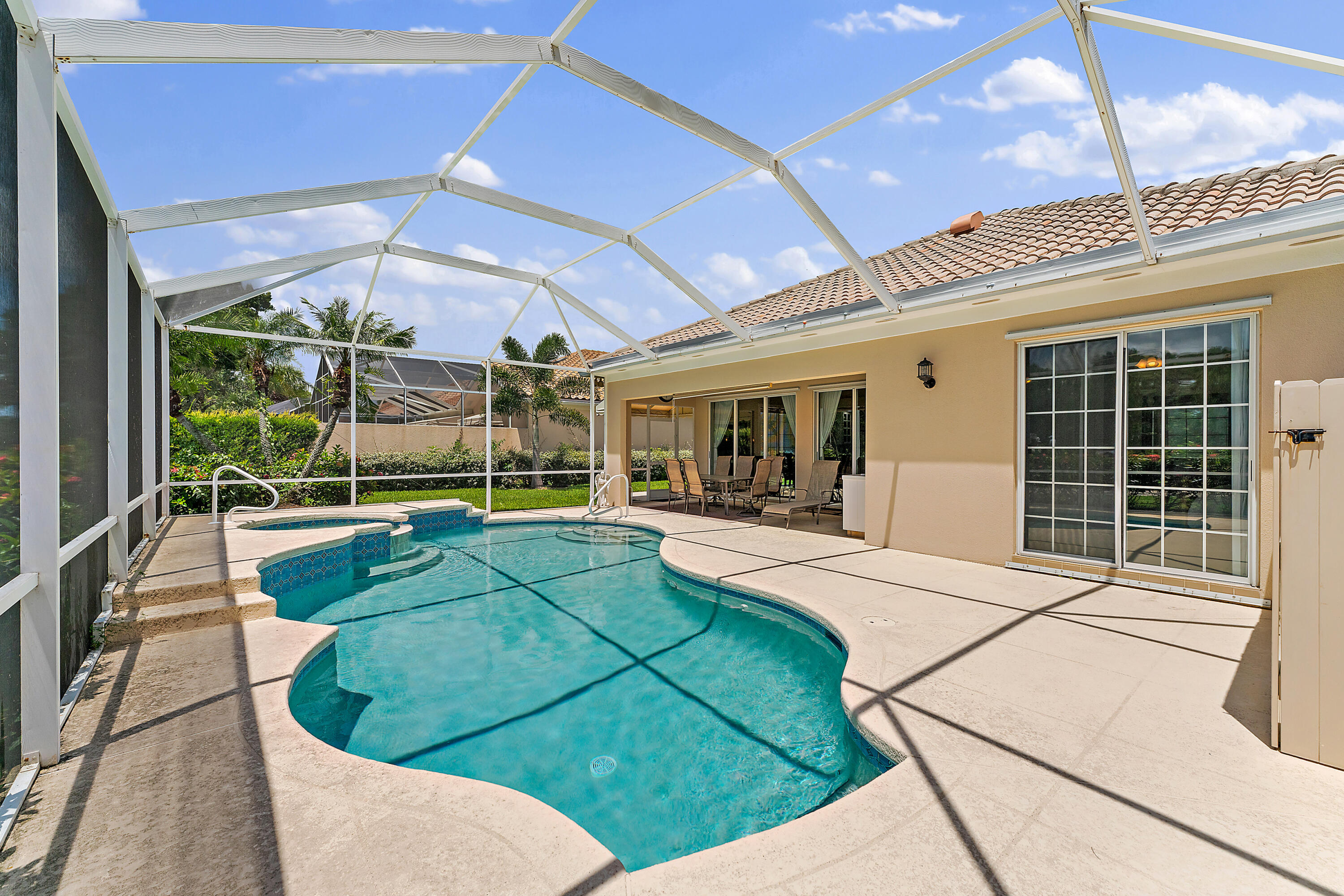 DOUBLE TREE - Residential Lease