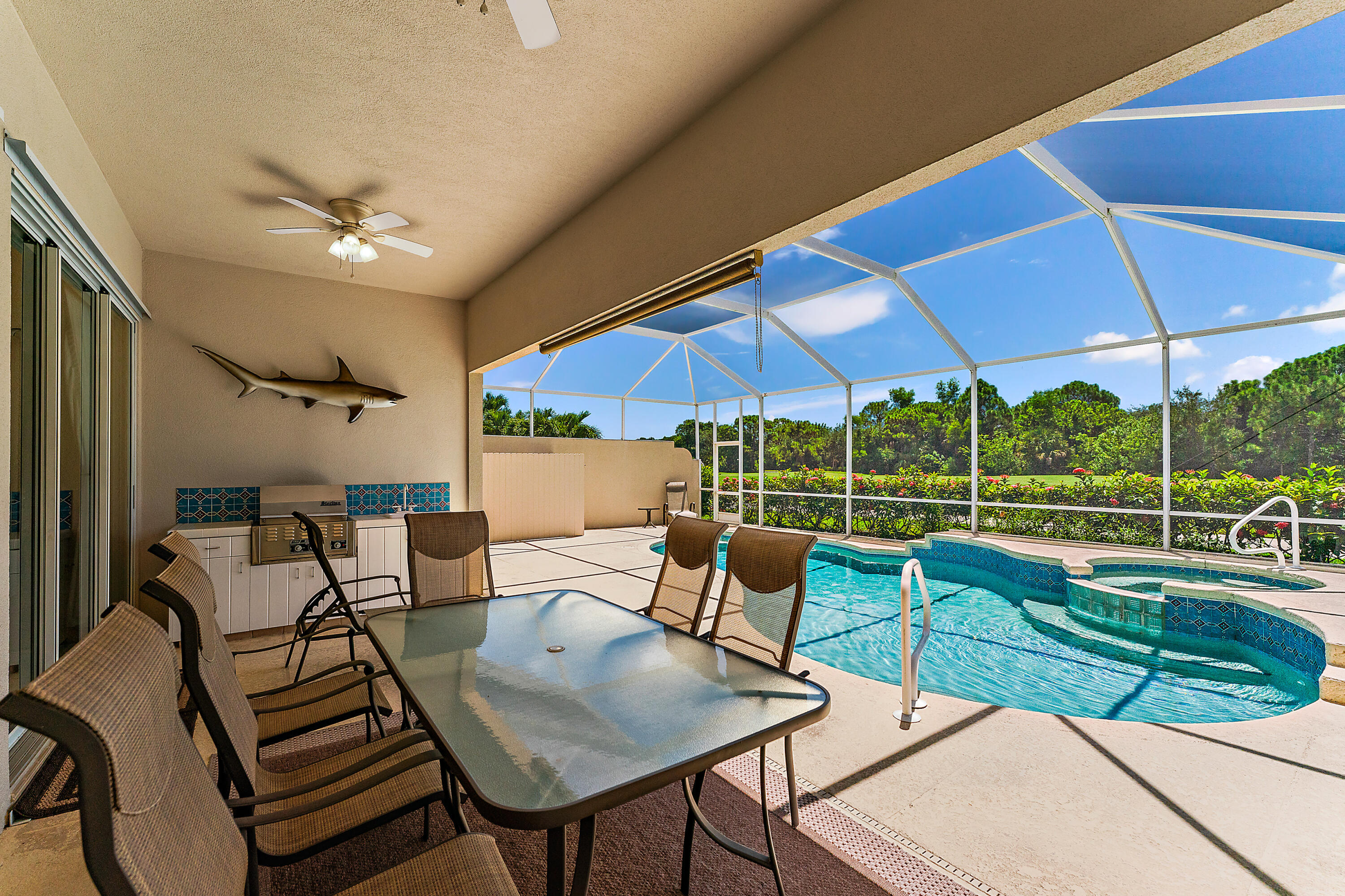 DOUBLE TREE - Residential Lease