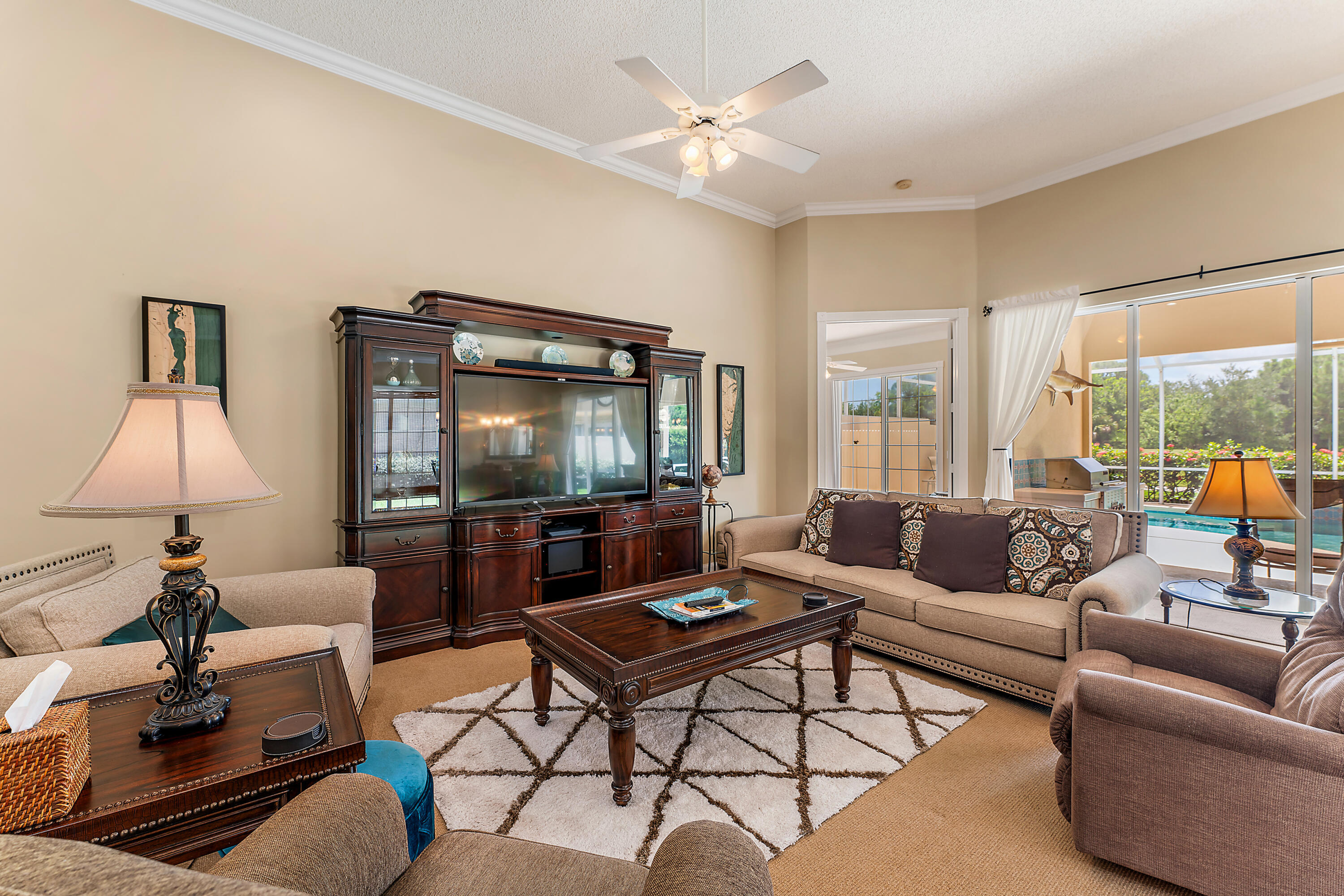 DOUBLE TREE - Residential Lease