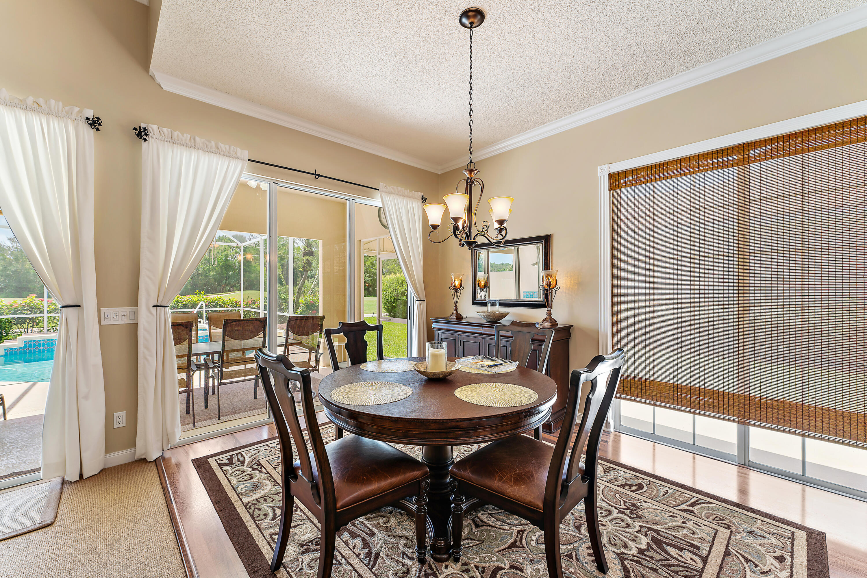 DOUBLE TREE - Residential Lease
