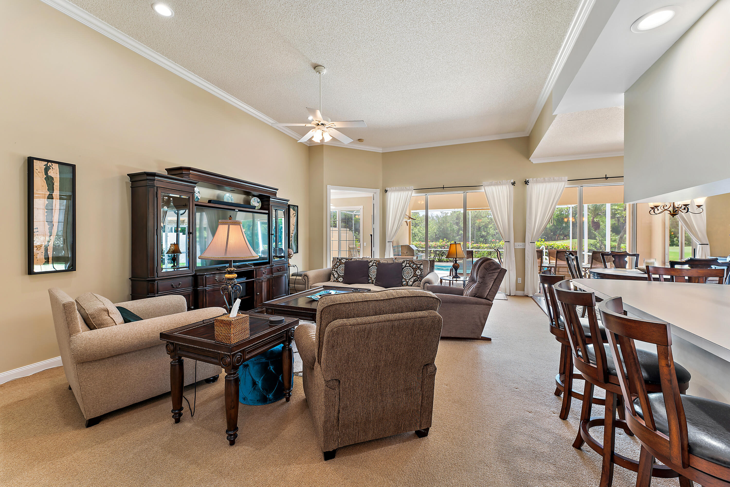 DOUBLE TREE - Residential Lease
