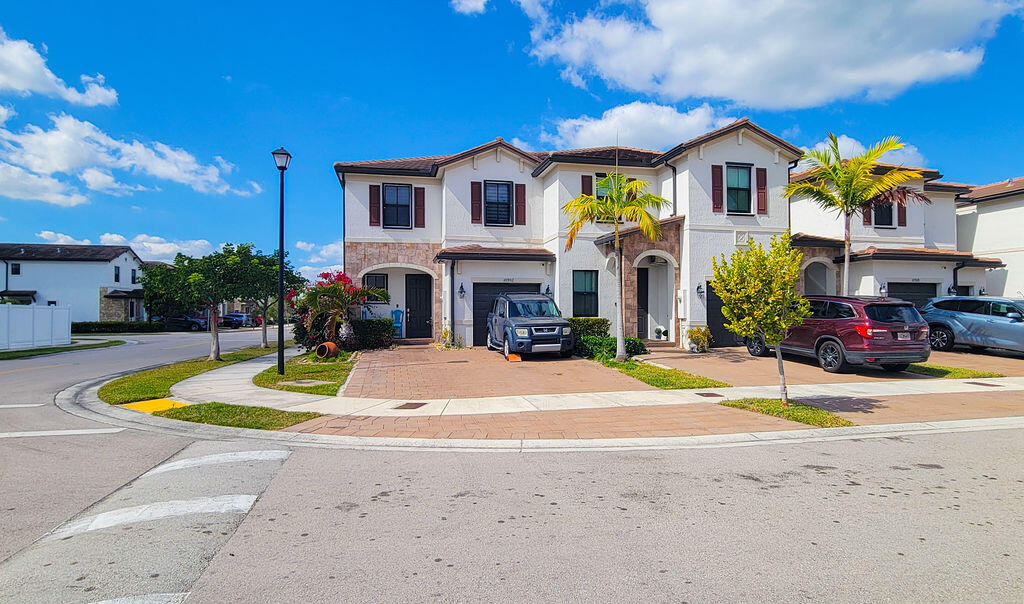 AQUABELLA NORTH REPLAT - Residential